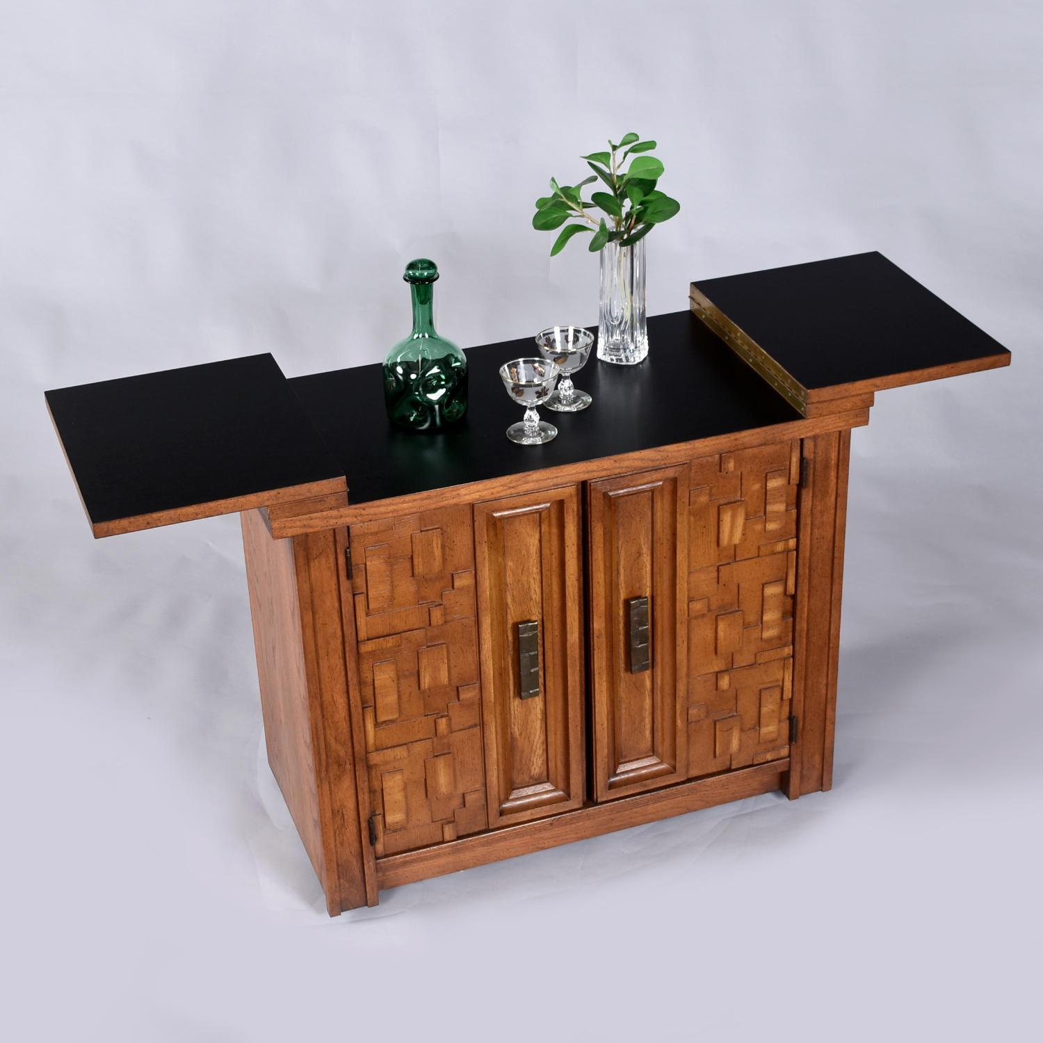 1970s Mid-Century Brutalist Expanding Bar Cart Server on Casters In Good Condition In Chattanooga, TN