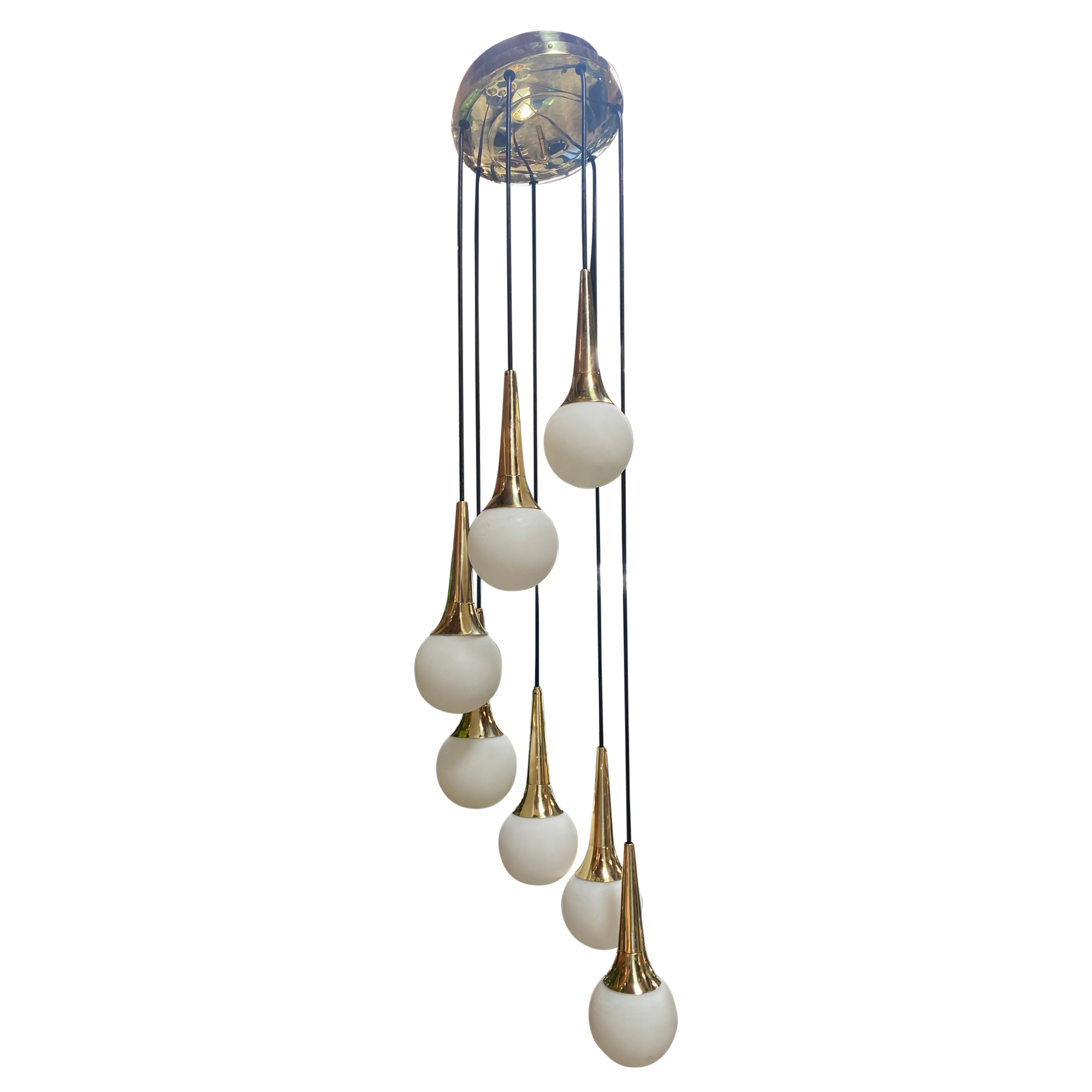 Lampadario a cascata della metà del secolo scorso attribuito a Stilnovo