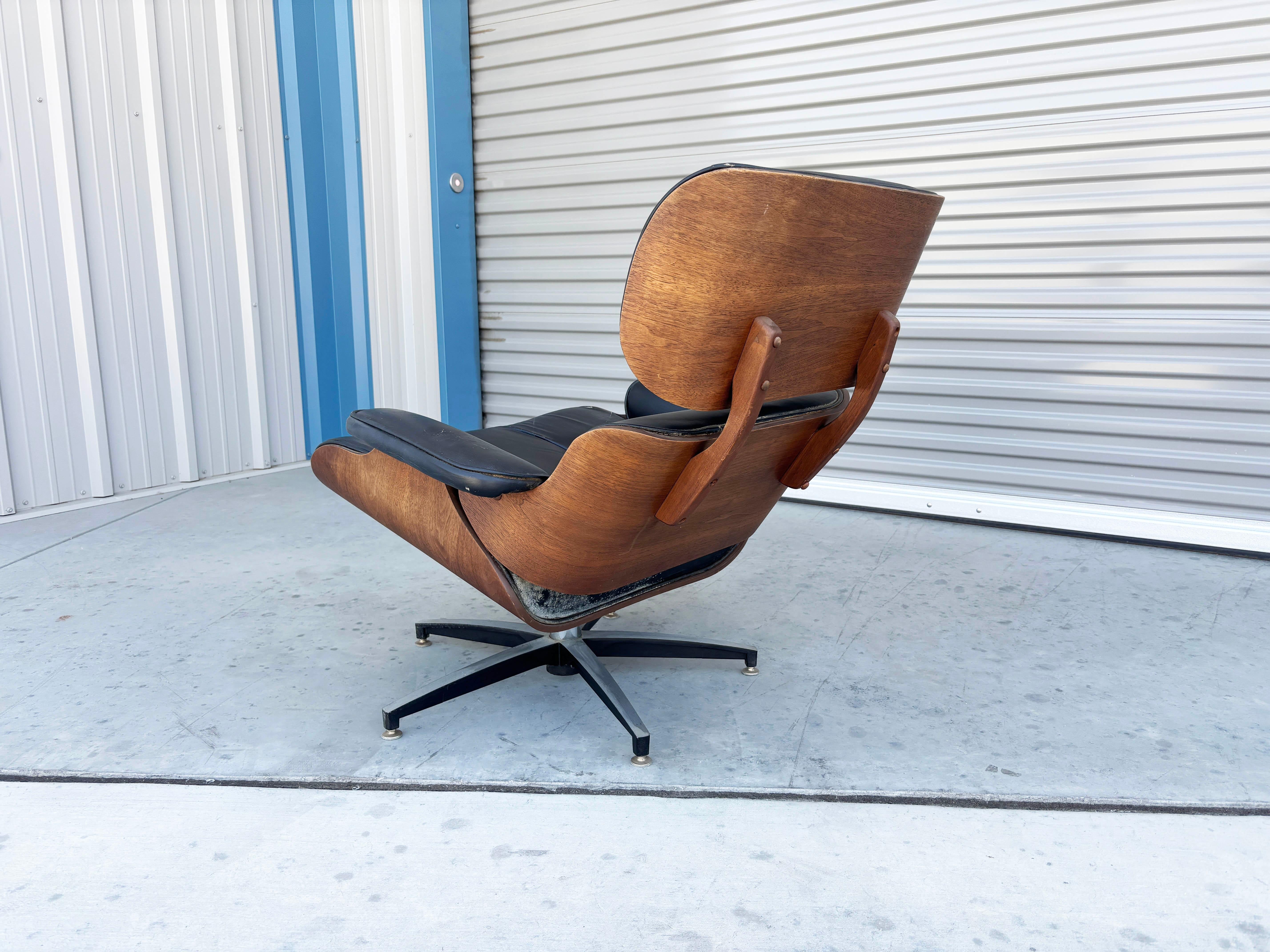 Chaise et pouf du milieu du siècle des années 1970, d'après Herman Miller en vente 3