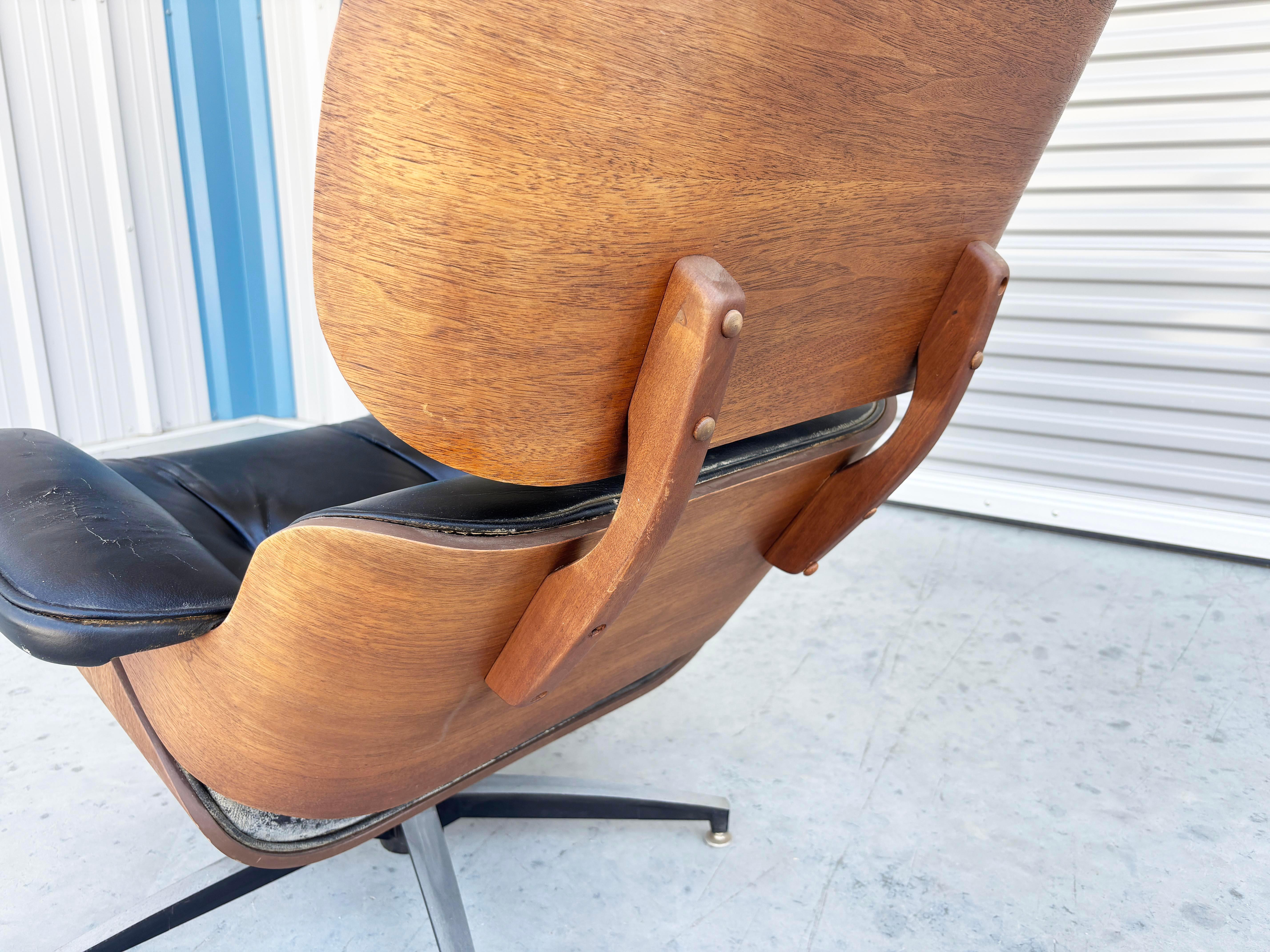 Chaise et pouf du milieu du siècle des années 1970, d'après Herman Miller en vente 4