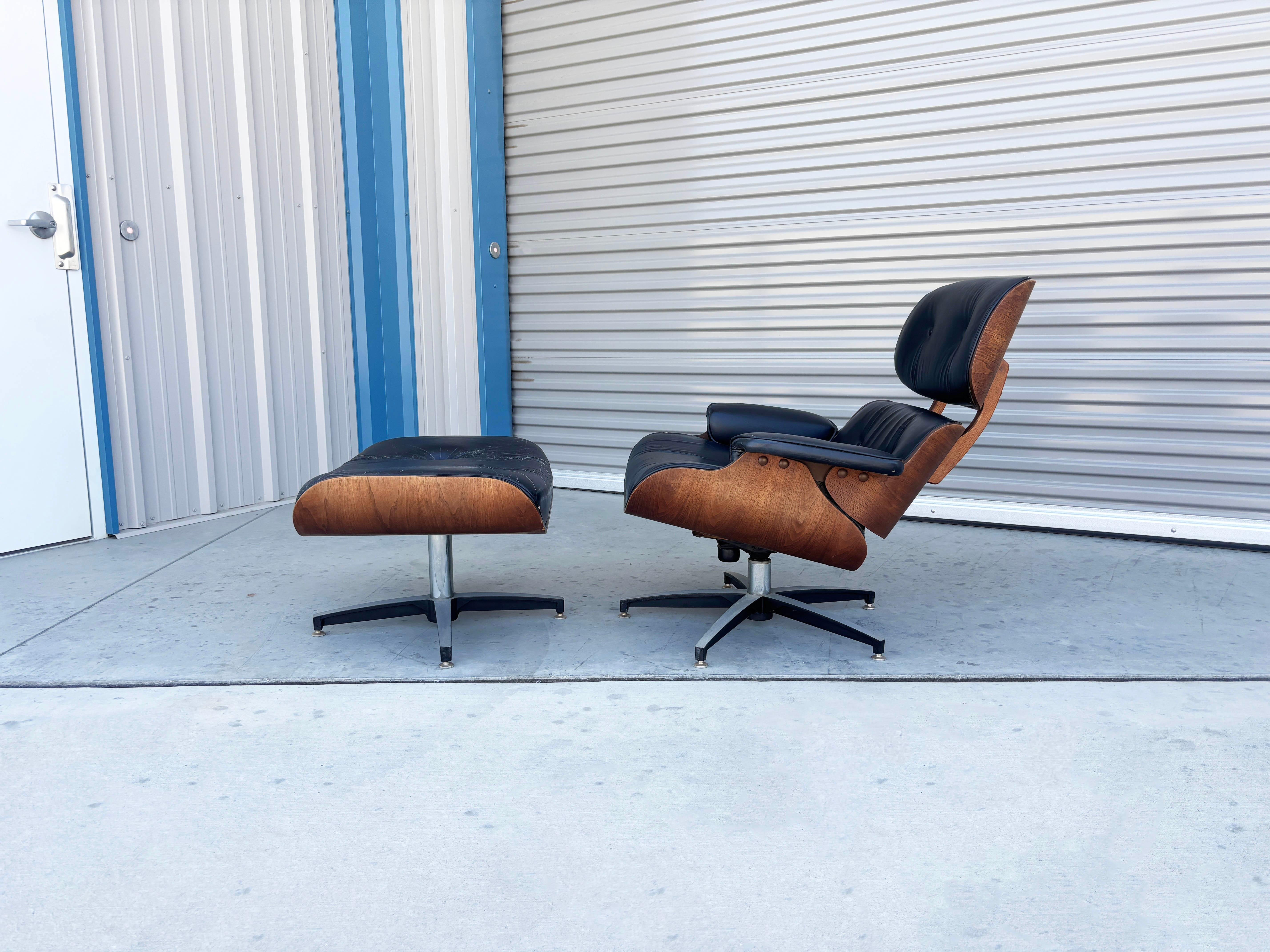 Américain Chaise et pouf du milieu du siècle des années 1970, d'après Herman Miller en vente