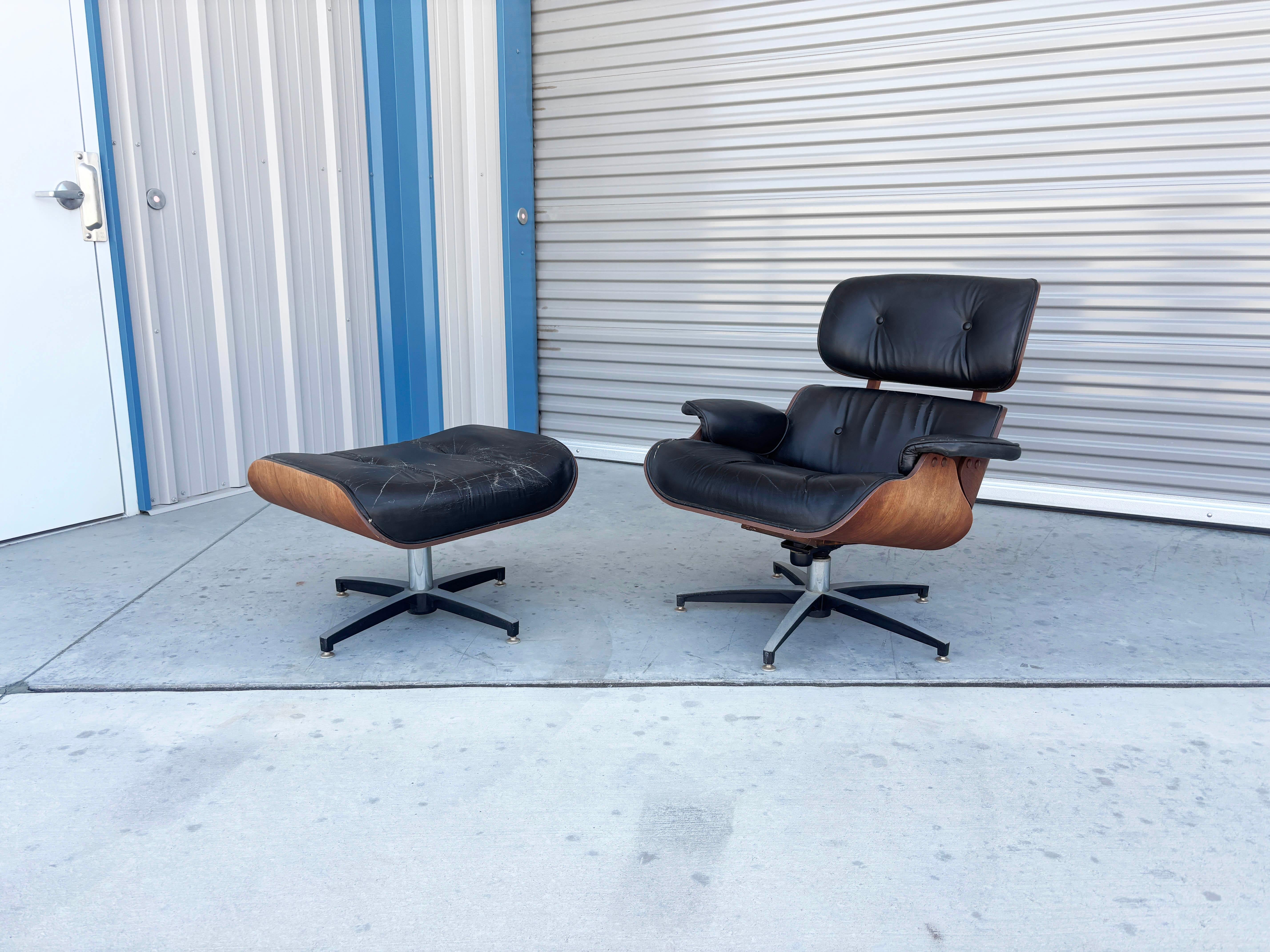 Chaise et pouf du milieu du siècle des années 1970, d'après Herman Miller Bon état - En vente à North Hollywood, CA