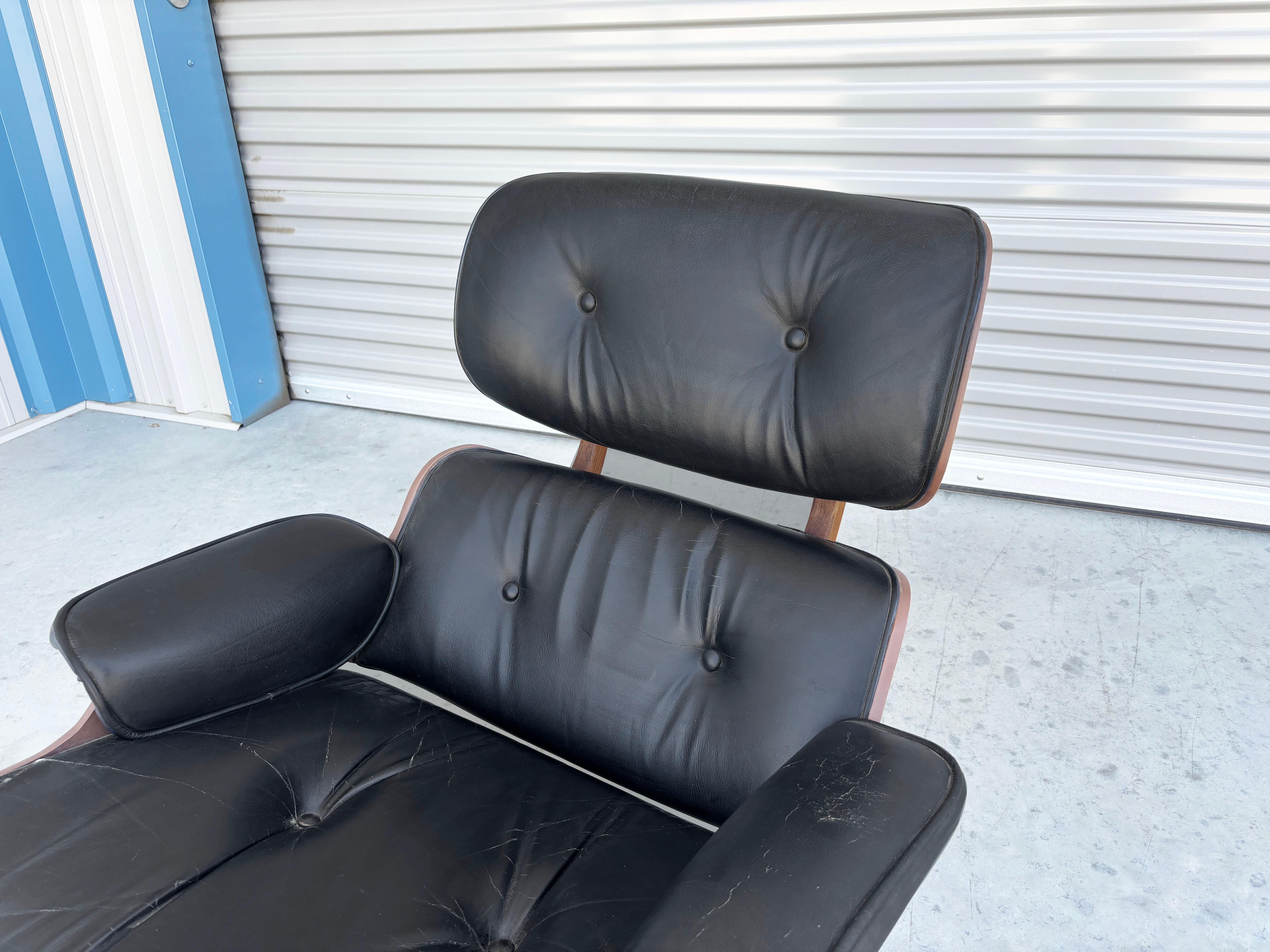 Cuir Chaise et pouf du milieu du siècle des années 1970, d'après Herman Miller en vente
