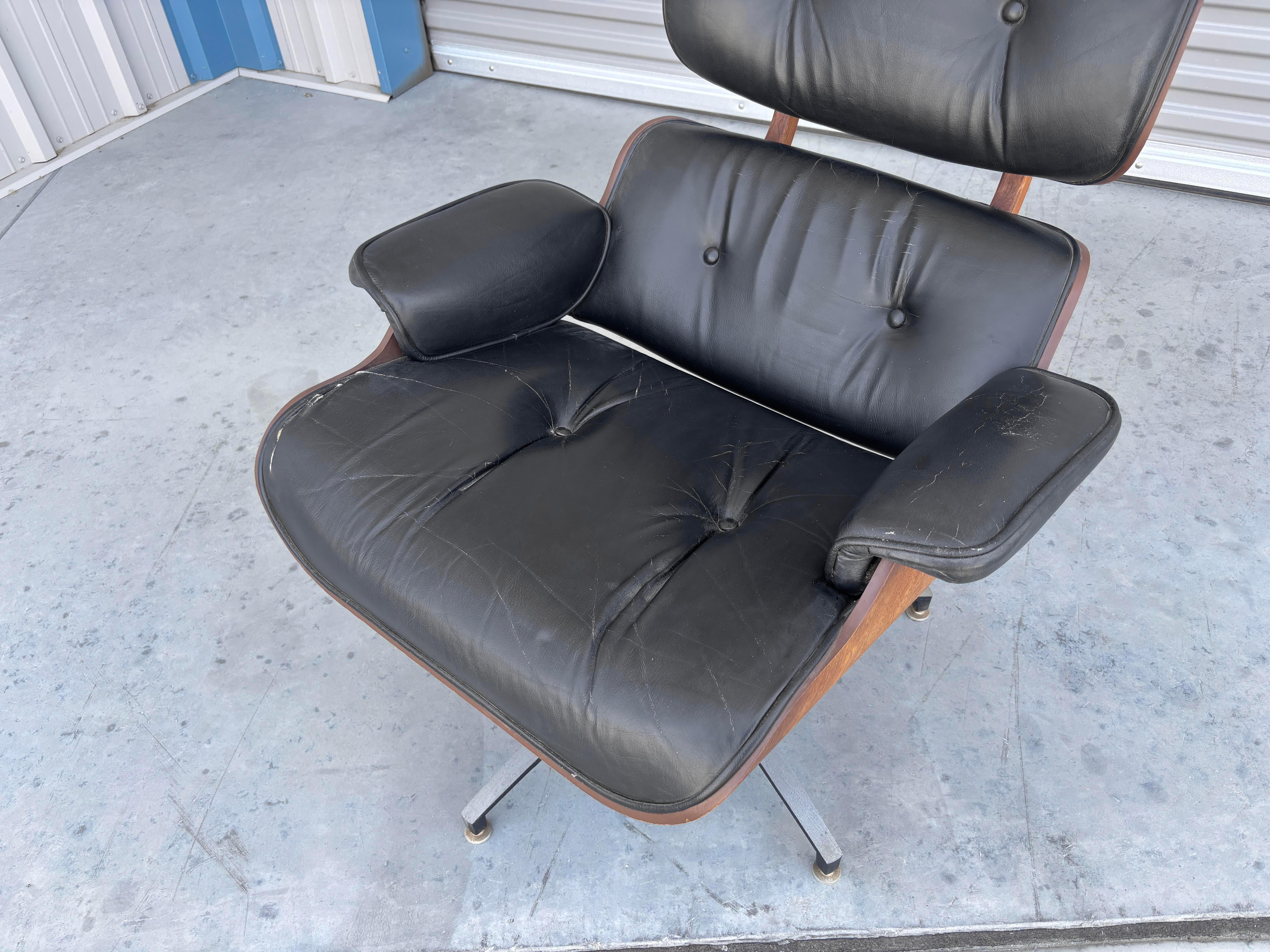 Chaise et pouf du milieu du siècle des années 1970, d'après Herman Miller en vente 1