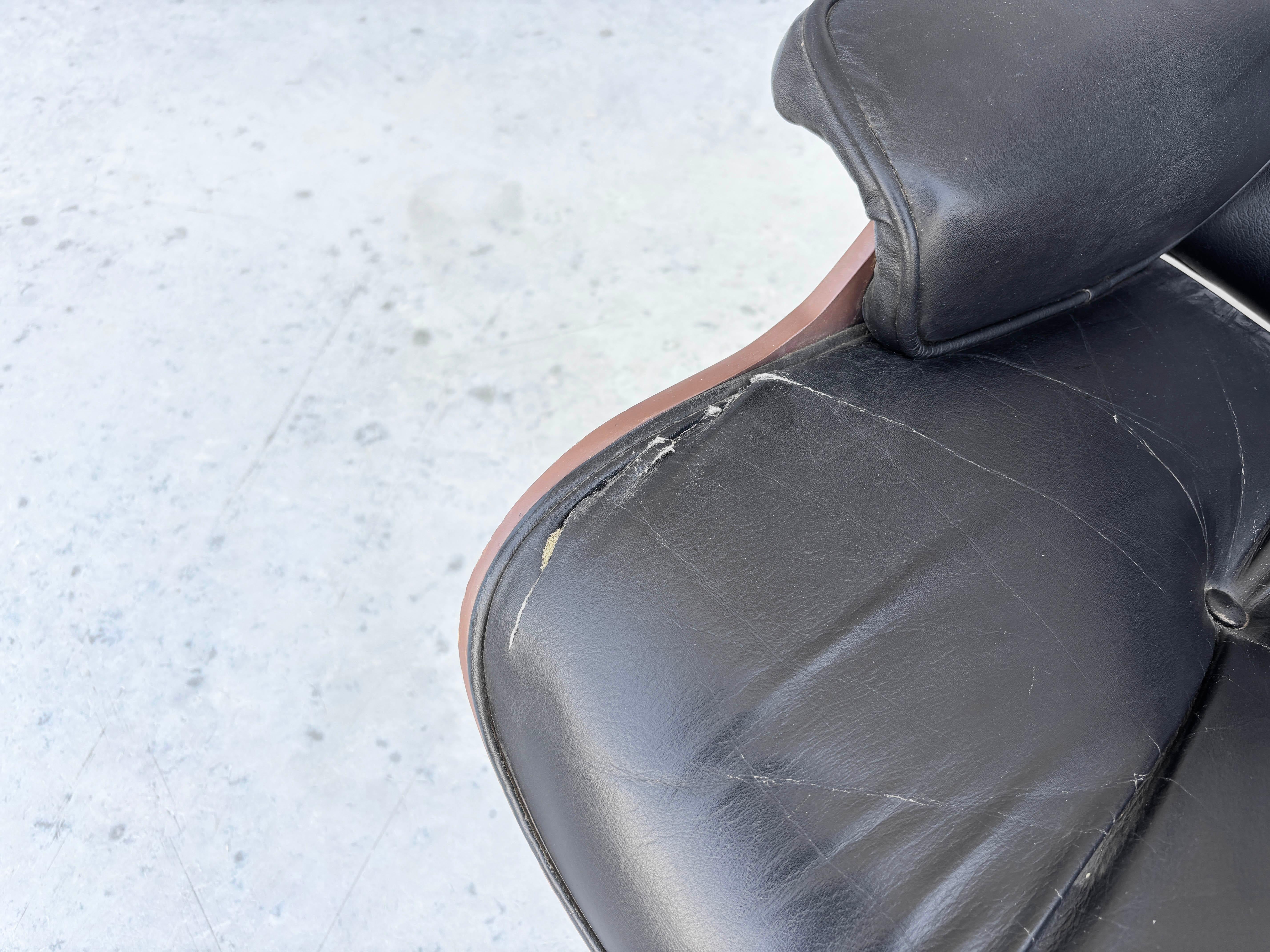 Chaise et pouf du milieu du siècle des années 1970, d'après Herman Miller en vente 2