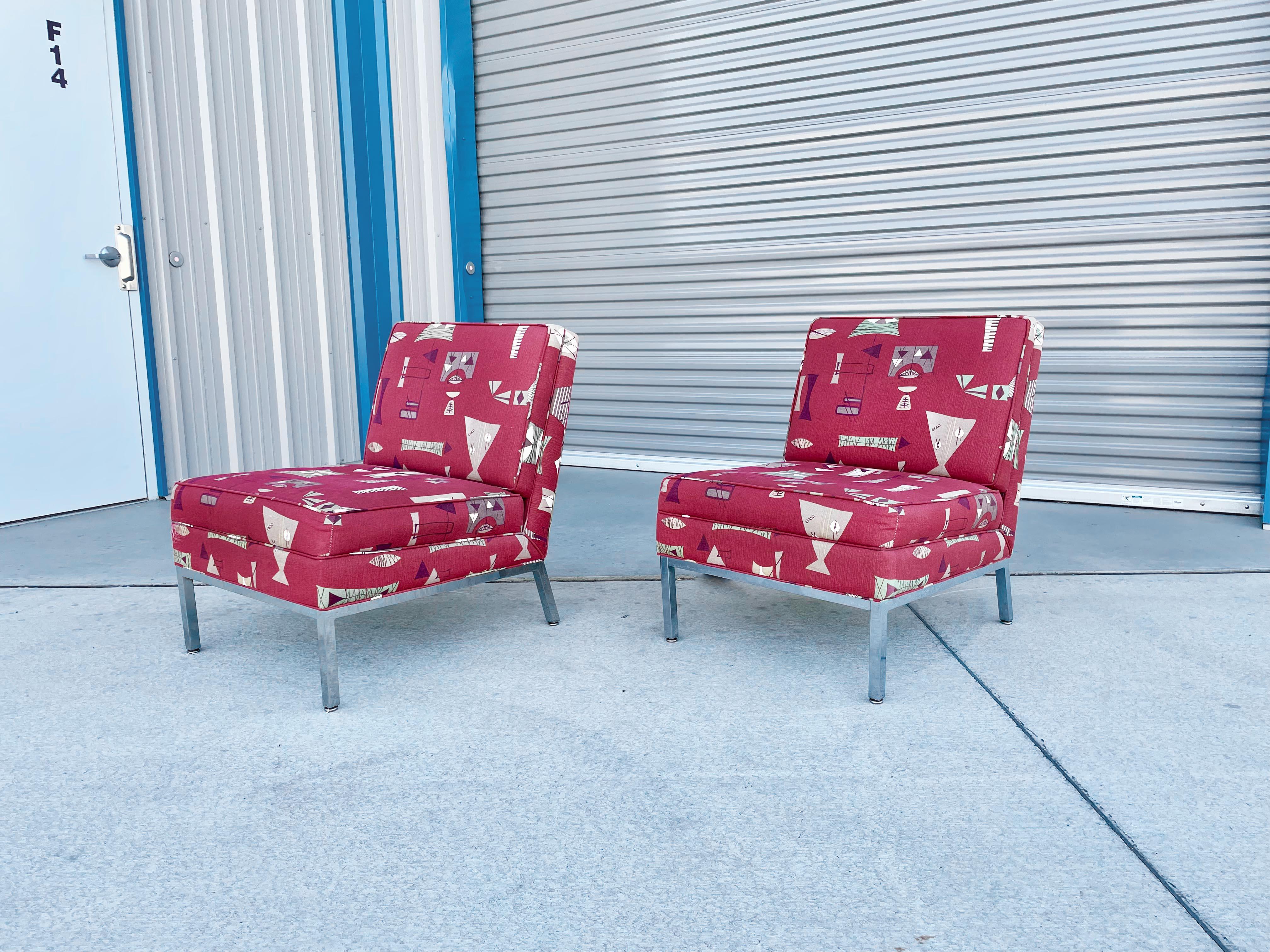 Sillas de salón cromadas de mediados de siglo de 1970 inspiradas en Florence Knoll Moderno de mediados de siglo en venta