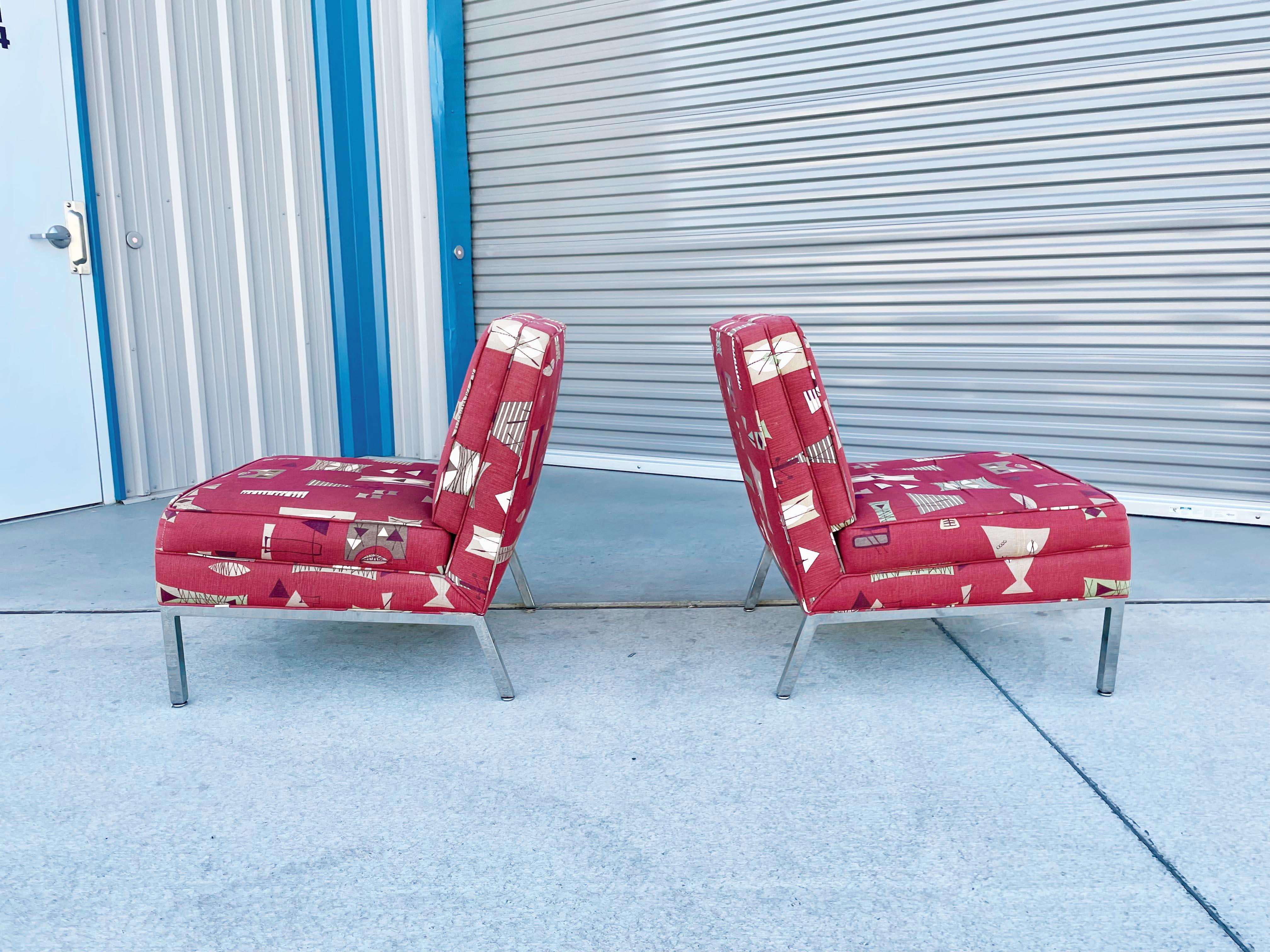 Sillas de salón cromadas de mediados de siglo de 1970 inspiradas en Florence Knoll Estadounidense en venta