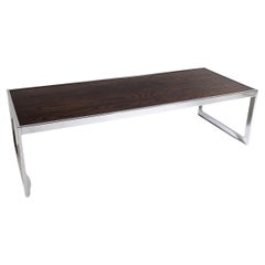 Table basse en palissandre chromé des années 1970 dans le style de Merrow Associates