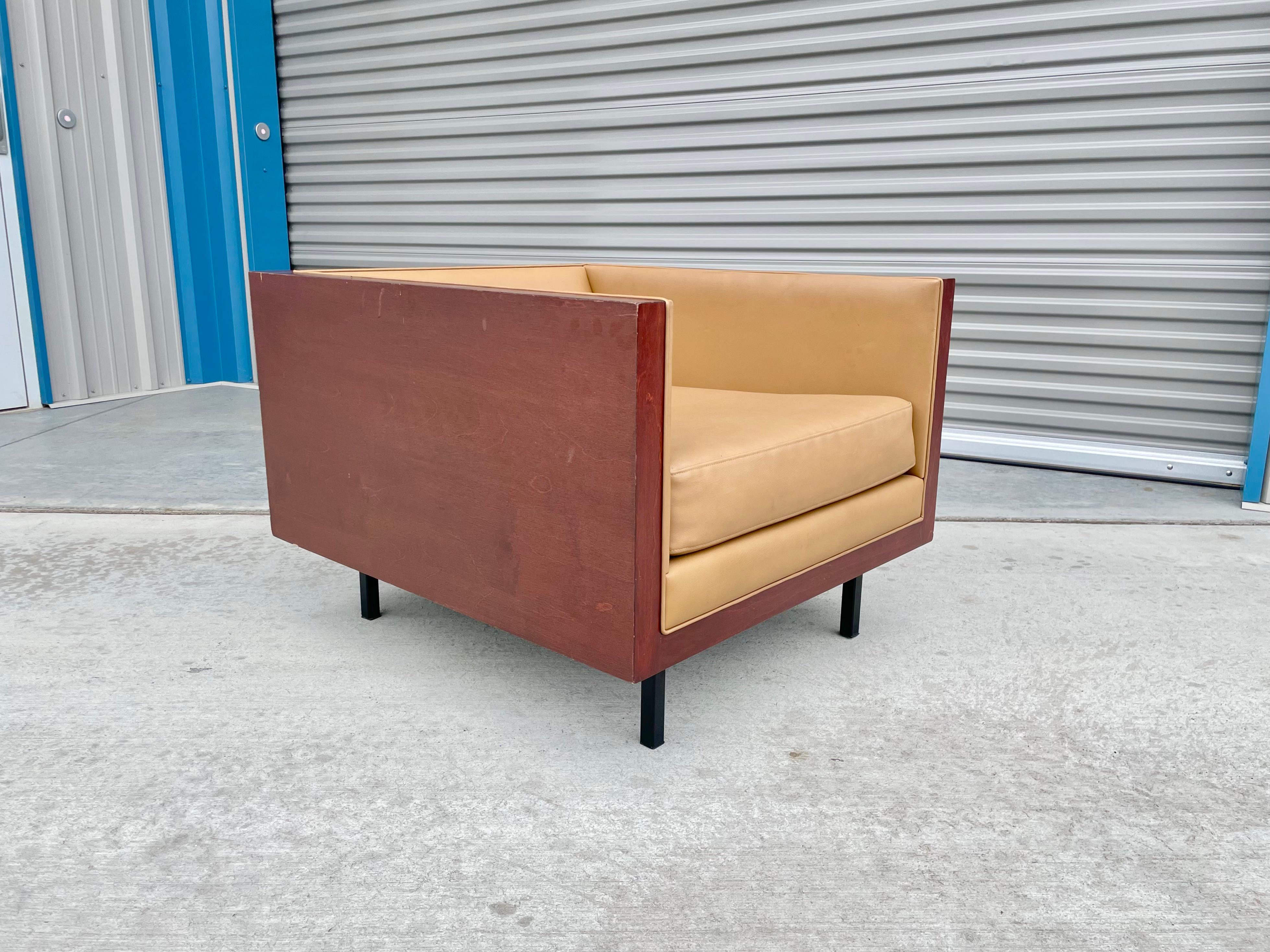1970s Mid Century Cube Lounge Chairs Styled After Milo Baughman  For Sale 5