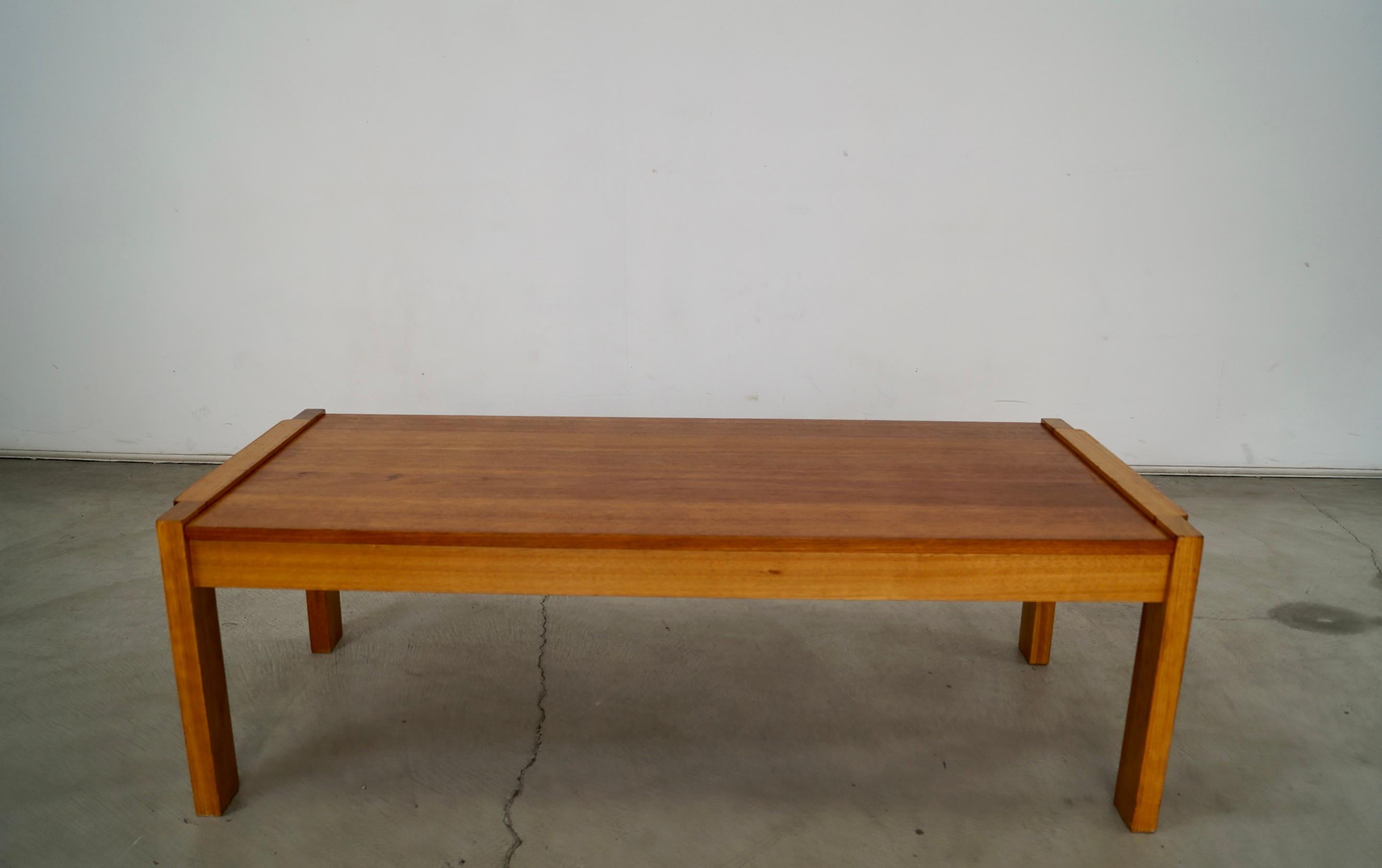 1970's Mid-Century Danish Modern Teak Coffee Table In Good Condition In Burbank, CA