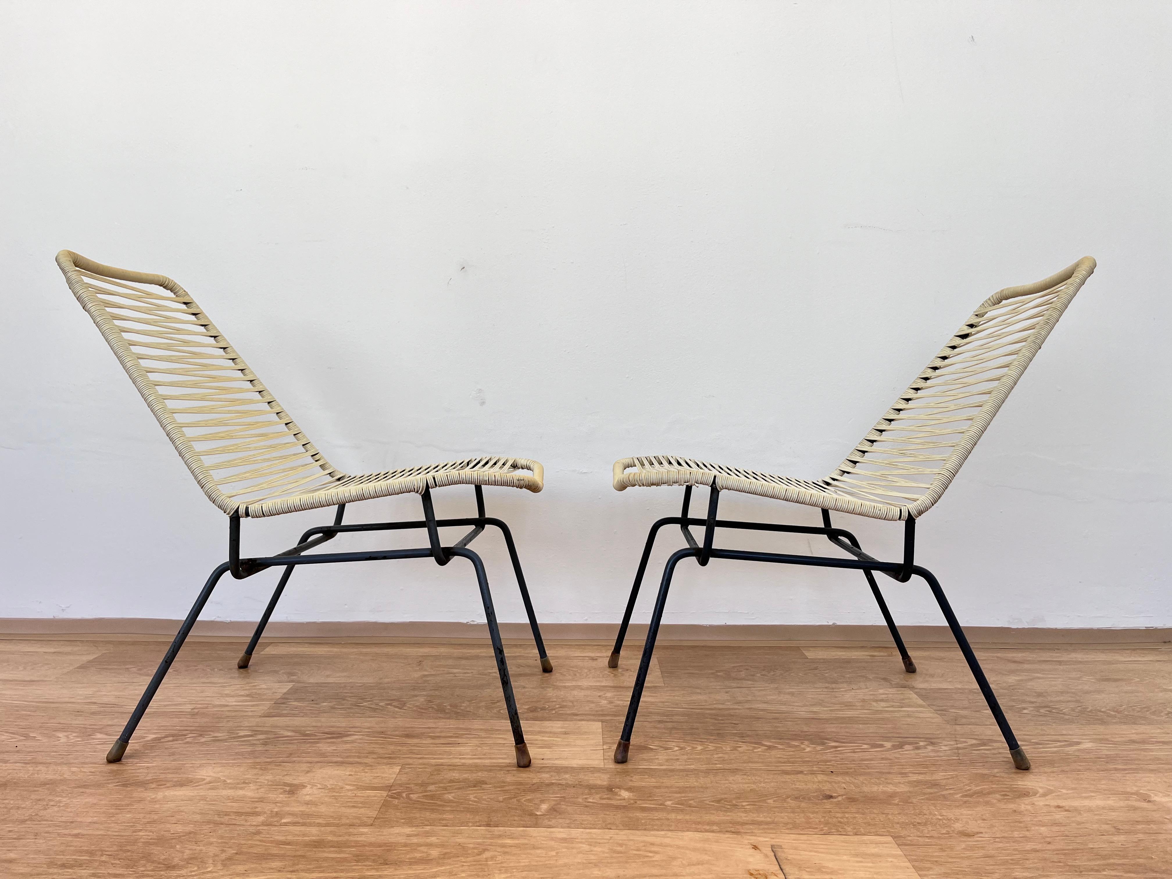 - 1970s 
- Good original condition with minor signs of use and patina
 - Plastic strip seats
- jr