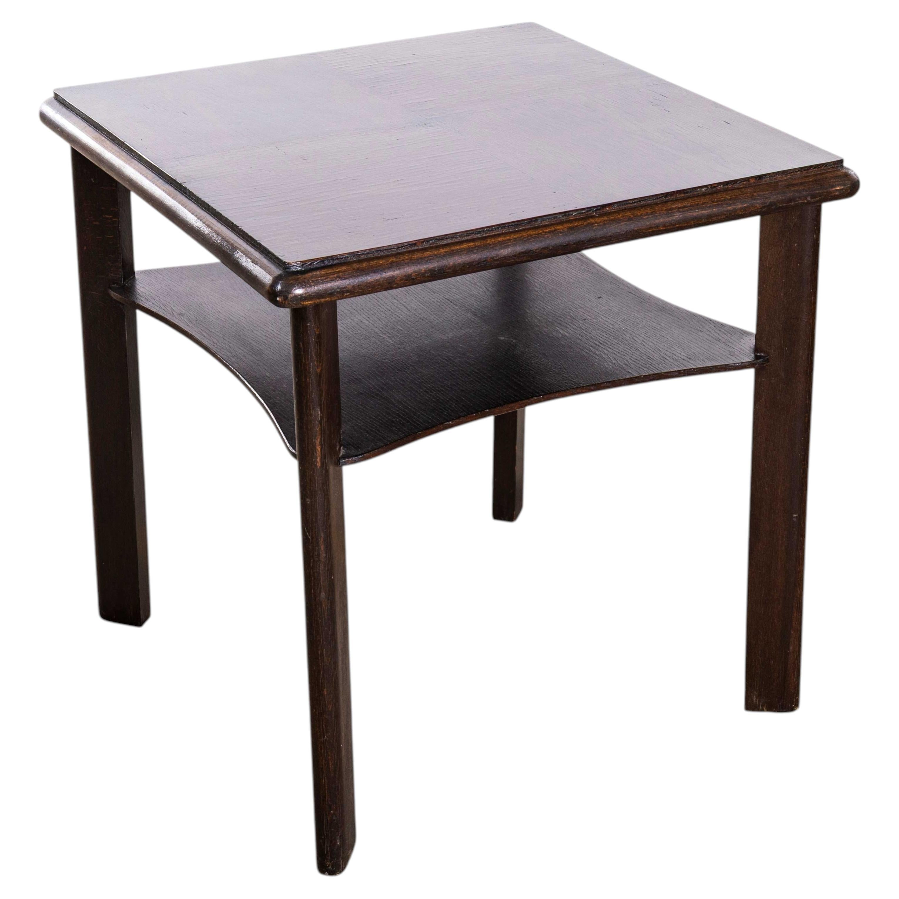1970's Mid Century Ebenholz Platz Beistelltisch mit Regal