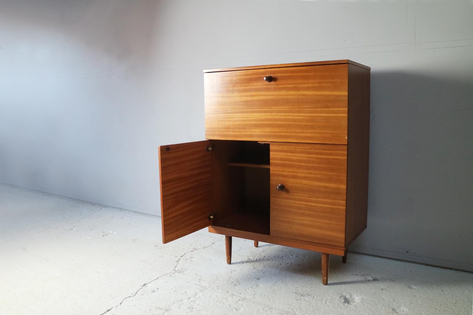 Mid-Century Modern 1970s Mid Century English Drinks Cabinet/Sideboard by Avalon For Sale