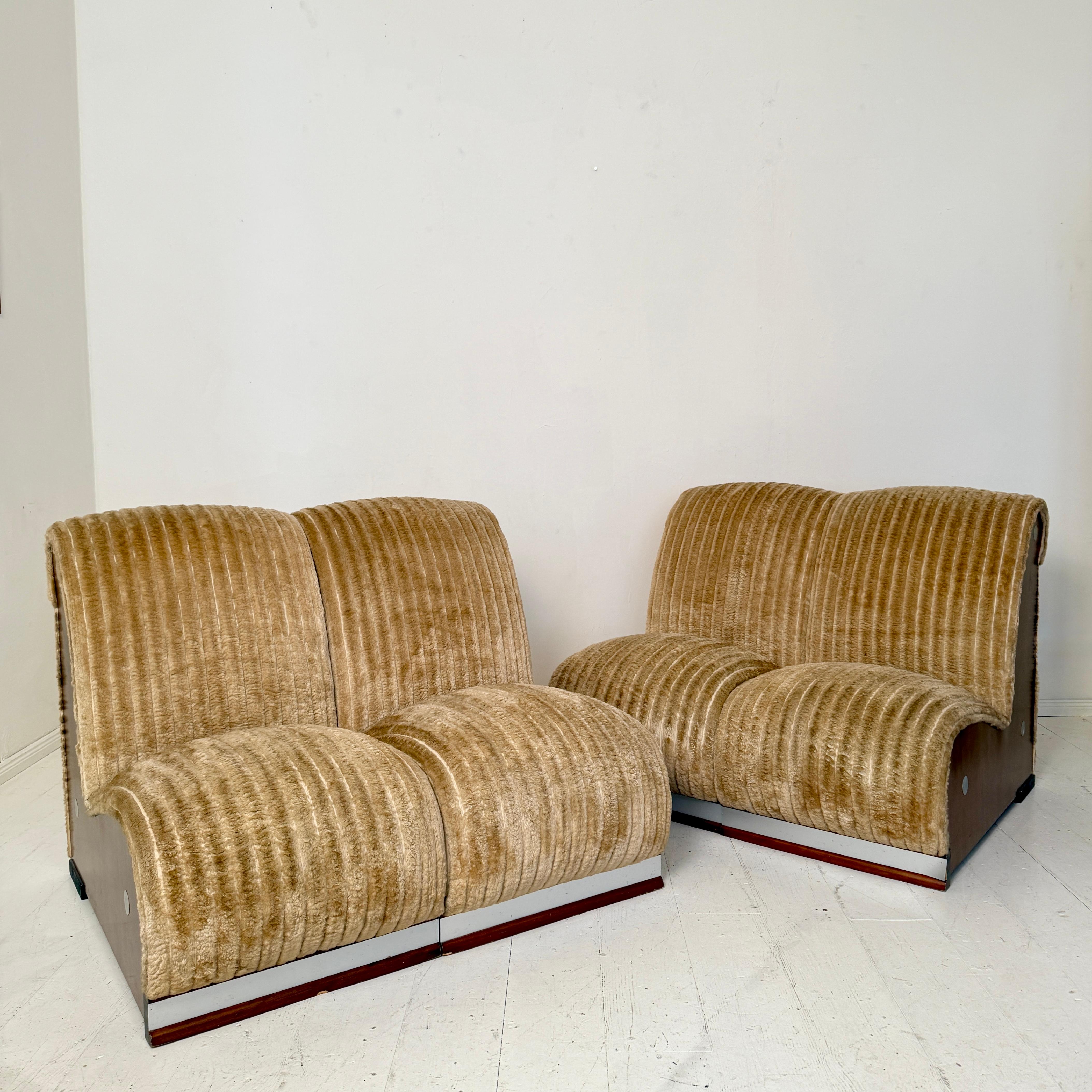 Late 20th Century 1970s Mid-Century Italian Modular Sofa in Original Beige Corduroy Fabric For Sale