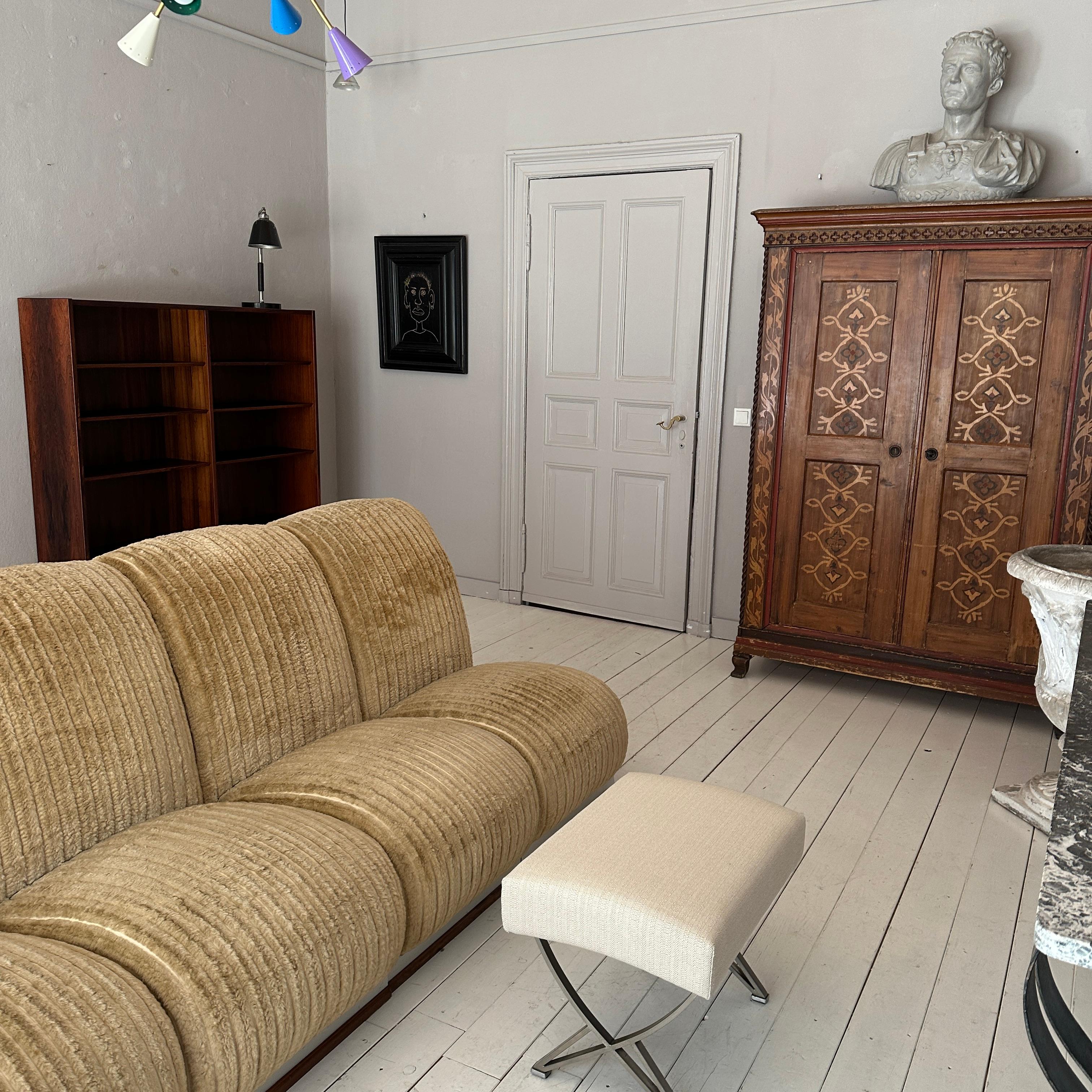 1970s Mid-Century Italian Modular Sofa in Original Beige Corduroy Fabric For Sale 3