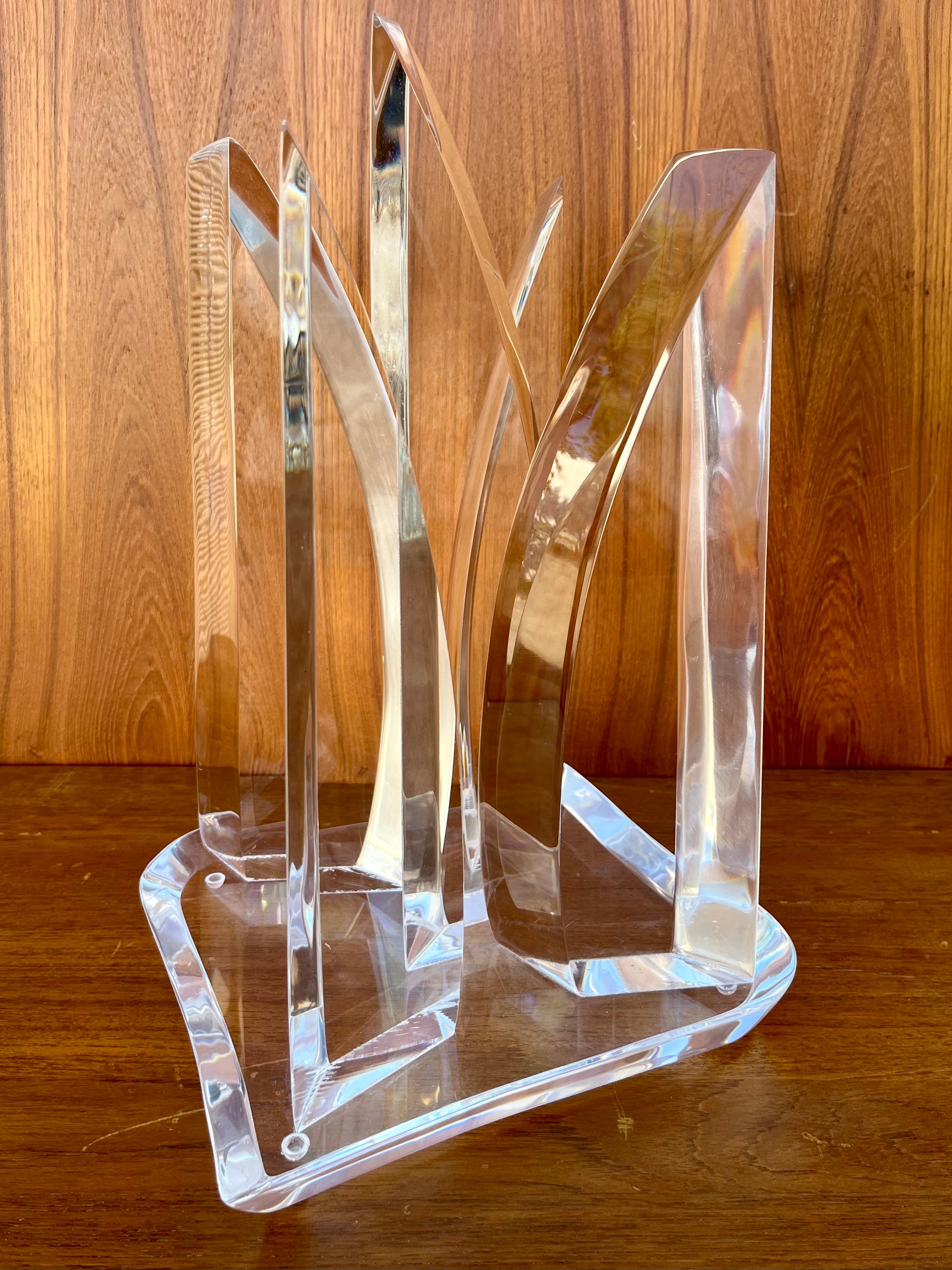 Mid-Century moderno Scultura astratta in lucite della metà del secolo scorso nello stile di Hivo Van Teal in vendita