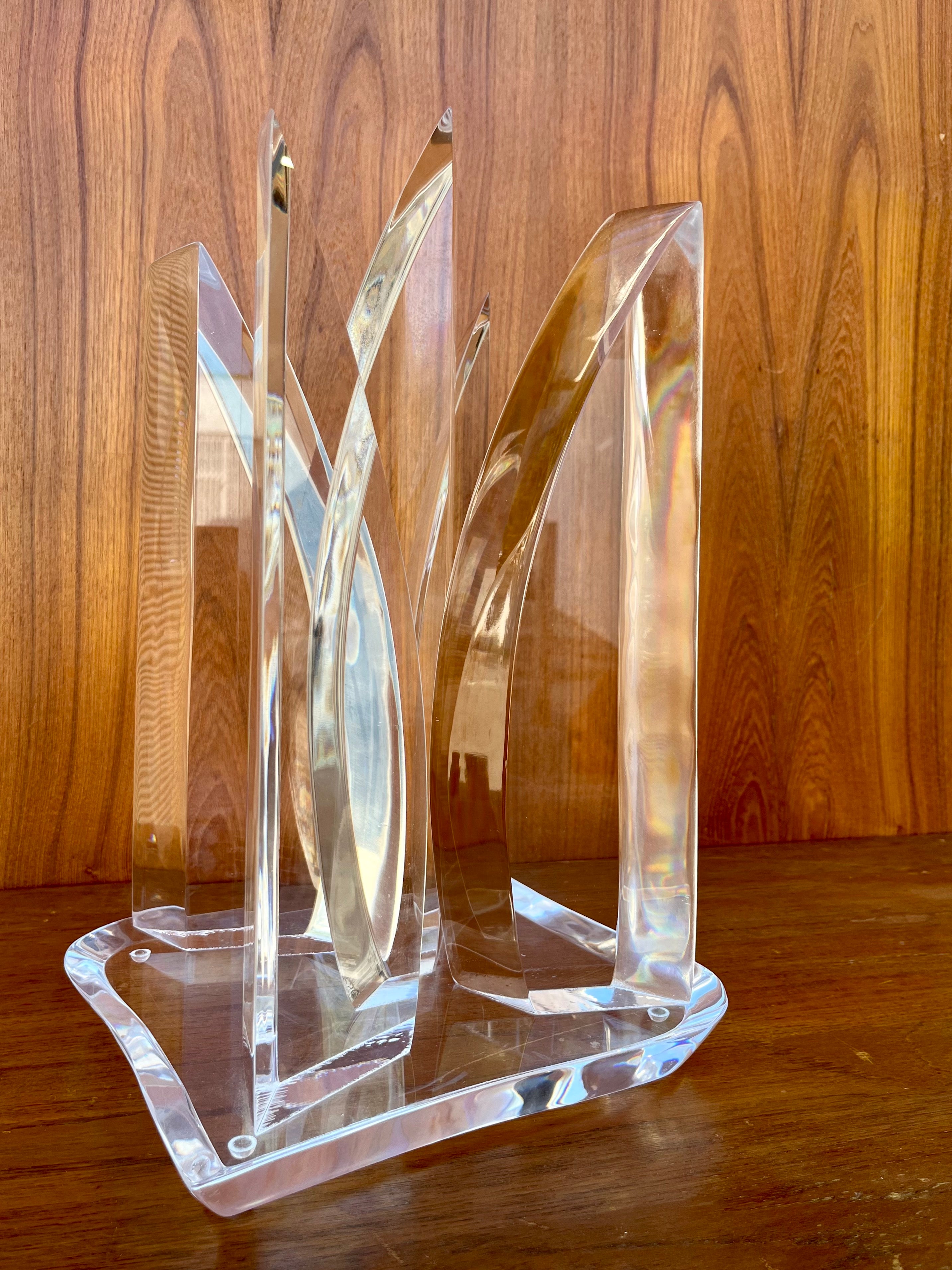 Large Mid-Century Modern Abstract Lucite Sculpture in the Hivo Van Teal's Style. Circa 1970s 
Features five three-dimensional curved elements with sharp edges rising from a asymmetric base. 
In near mint original condition with very minor signs of
