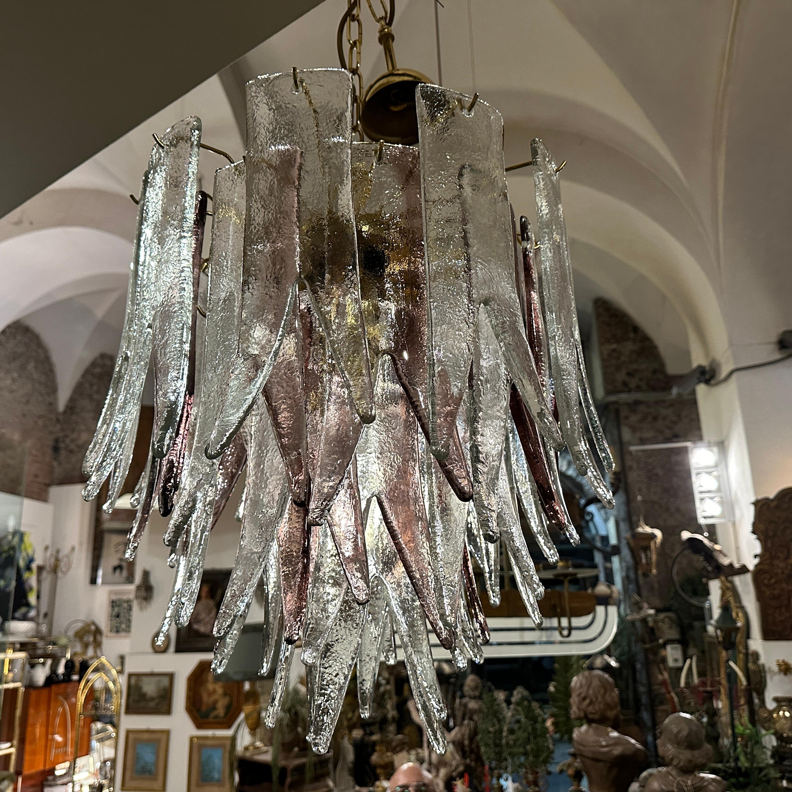 1970s Mid-century Modern Amethyst and Clear Murano Glass Chandelier by Mazzega For Sale 3