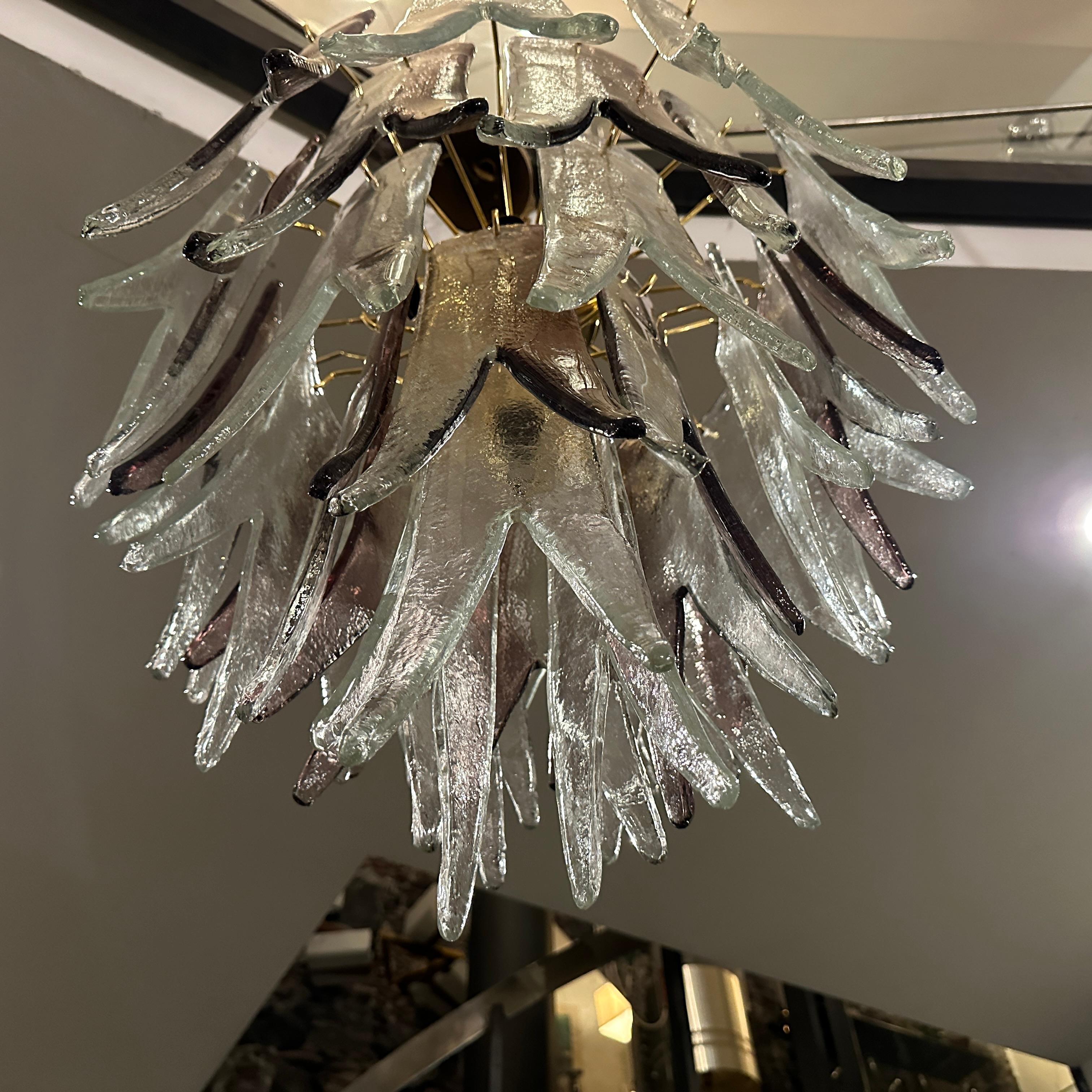 1970s Mid-century Modern Amethyst and Clear Murano Glass Chandelier by Mazzega In Excellent Condition For Sale In Aci Castello, IT