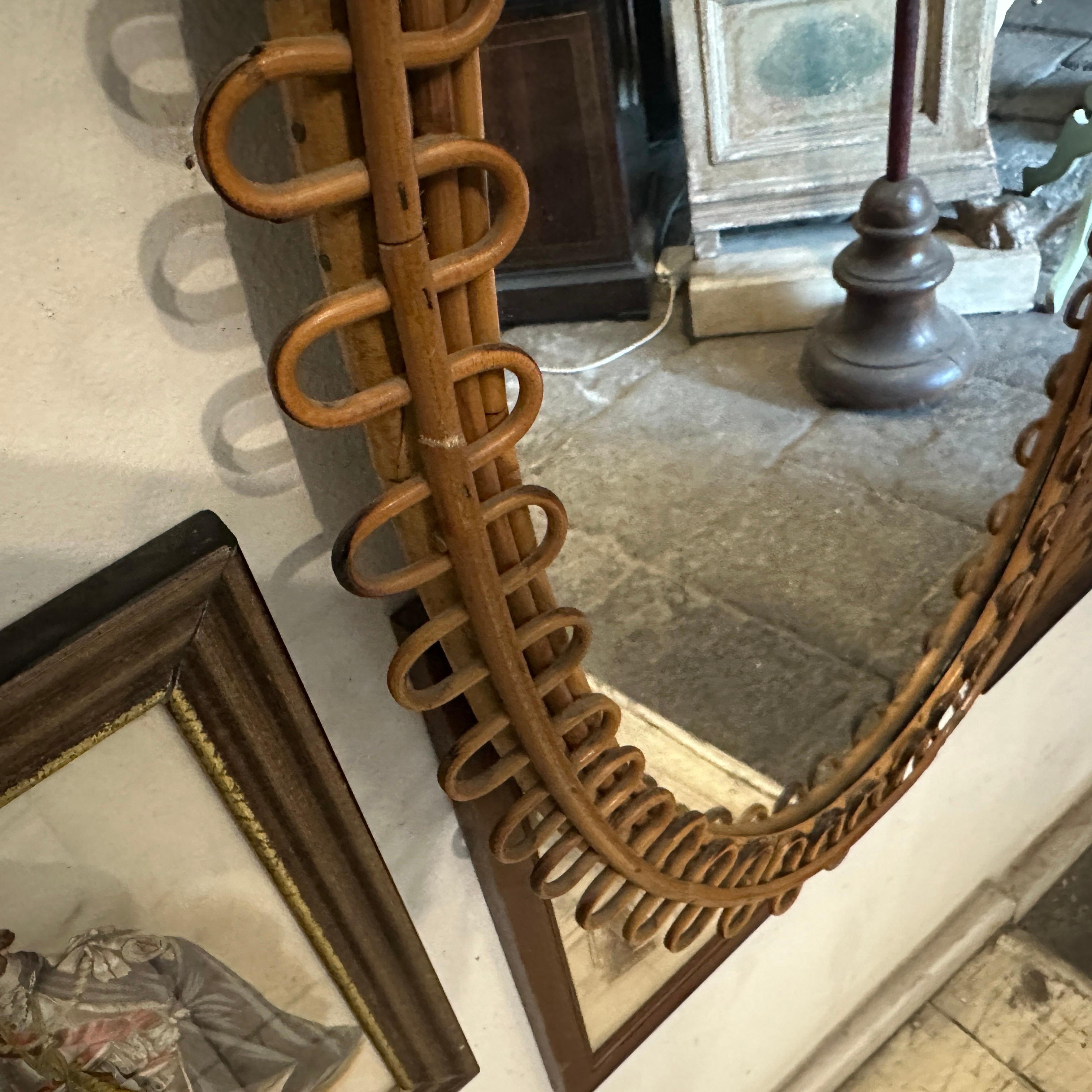 Ovaler italienischer Wandspiegel aus Bambus von Bonacina, Mid-Century Modern, 1970er Jahre im Zustand „Gut“ in Aci Castello, IT