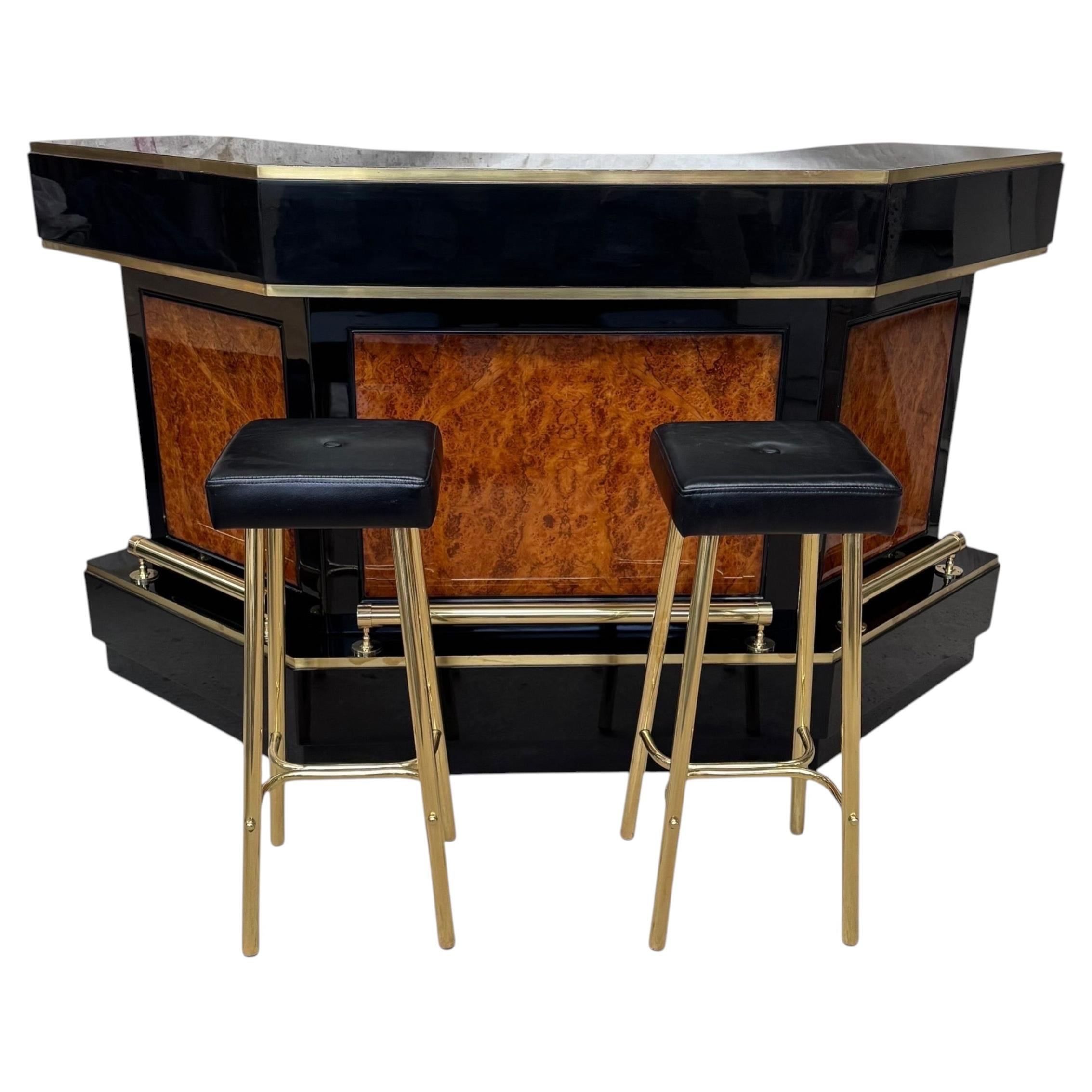 1970s Mid-Century Modern Bar Black Lacquer, Burl Wood & Brass, with Two Stools For Sale