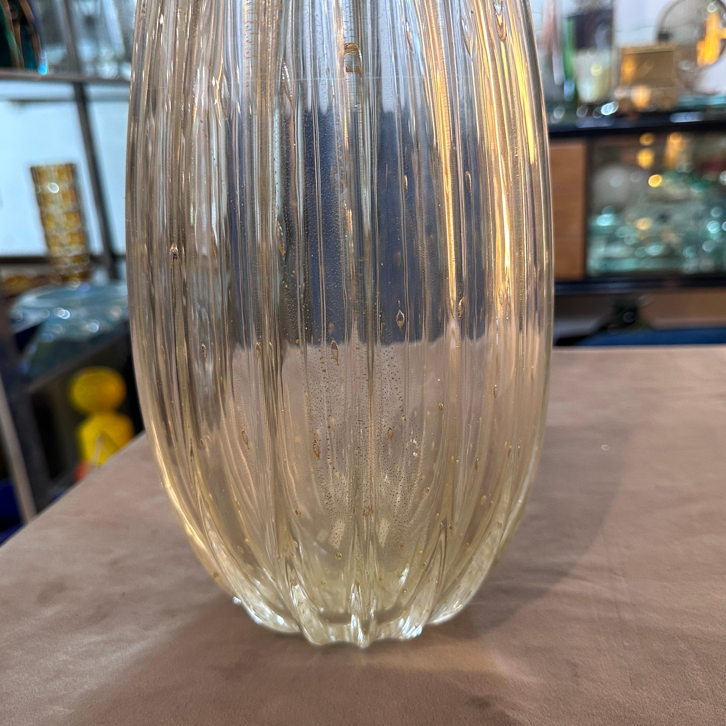 1970s Mid-Century Modern Barovier Style Gold and Transparent Murano Glass Vase In Good Condition In Aci Castello, IT