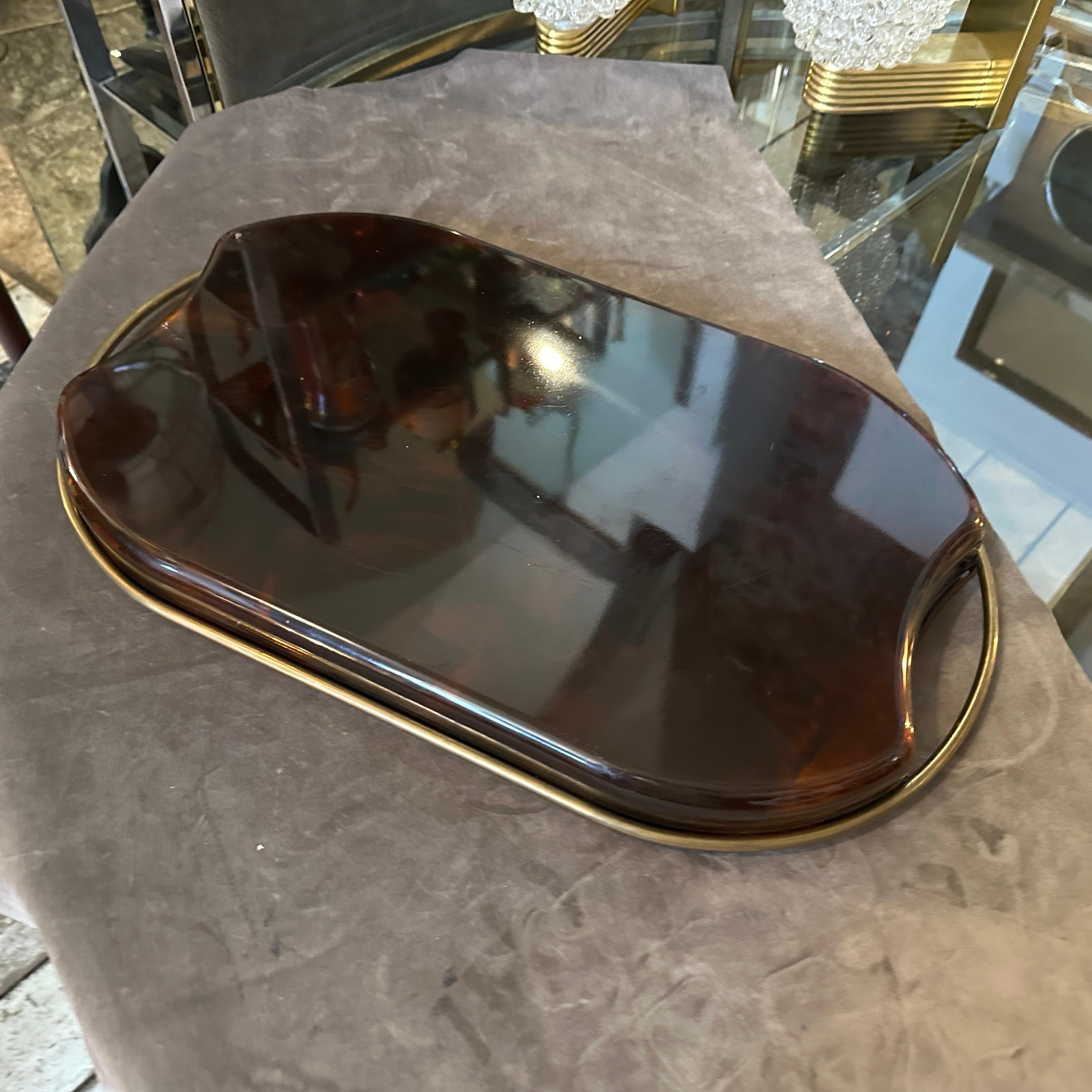 1970s Mid-Century Modern Brass and Fake Tortoise Lucite Bar Tray by Guzzini In Good Condition In Aci Castello, IT