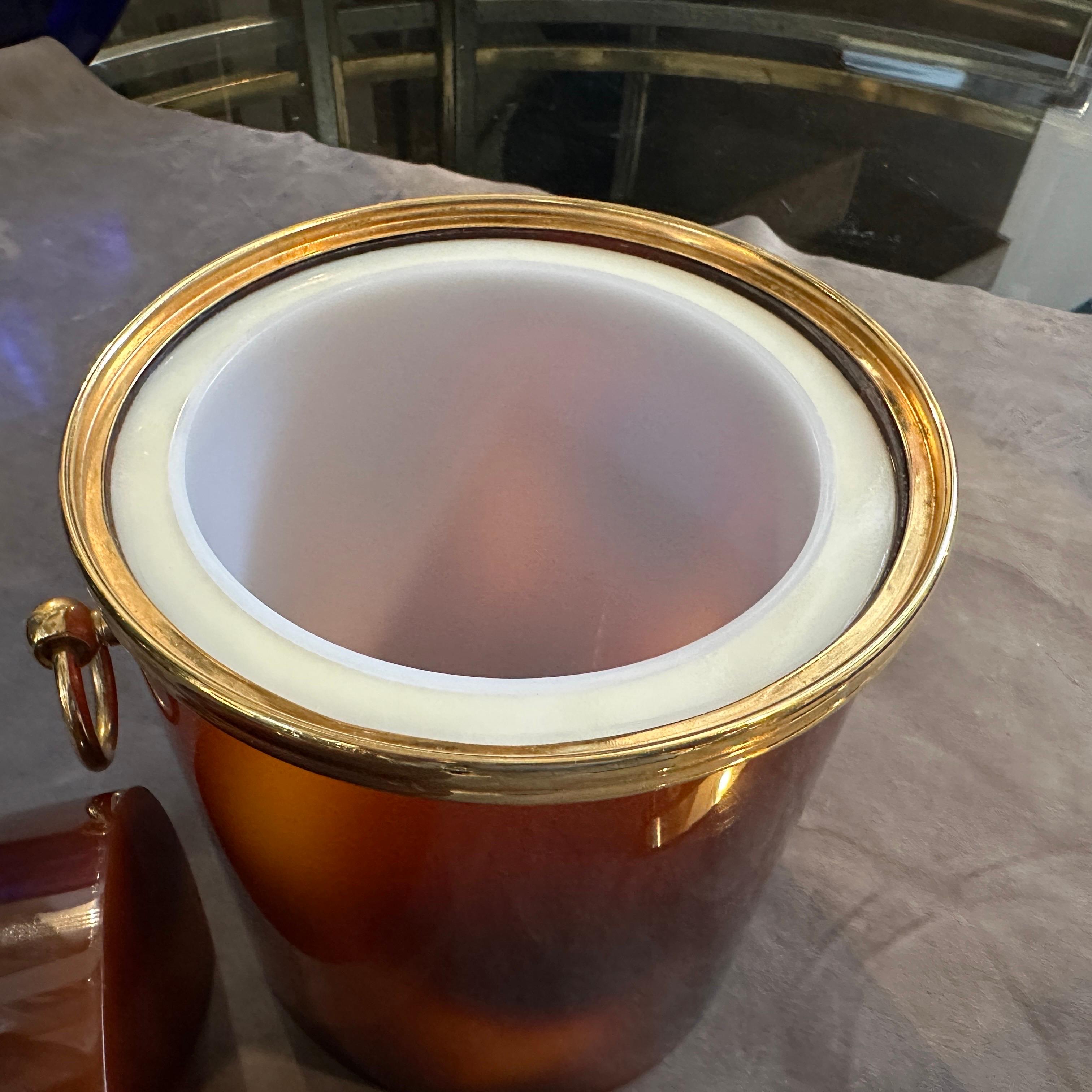 20ième siècle 1970 Seau à glace italien en laiton et fausse écaille de tortue en Lucite, de style Modernity en vente