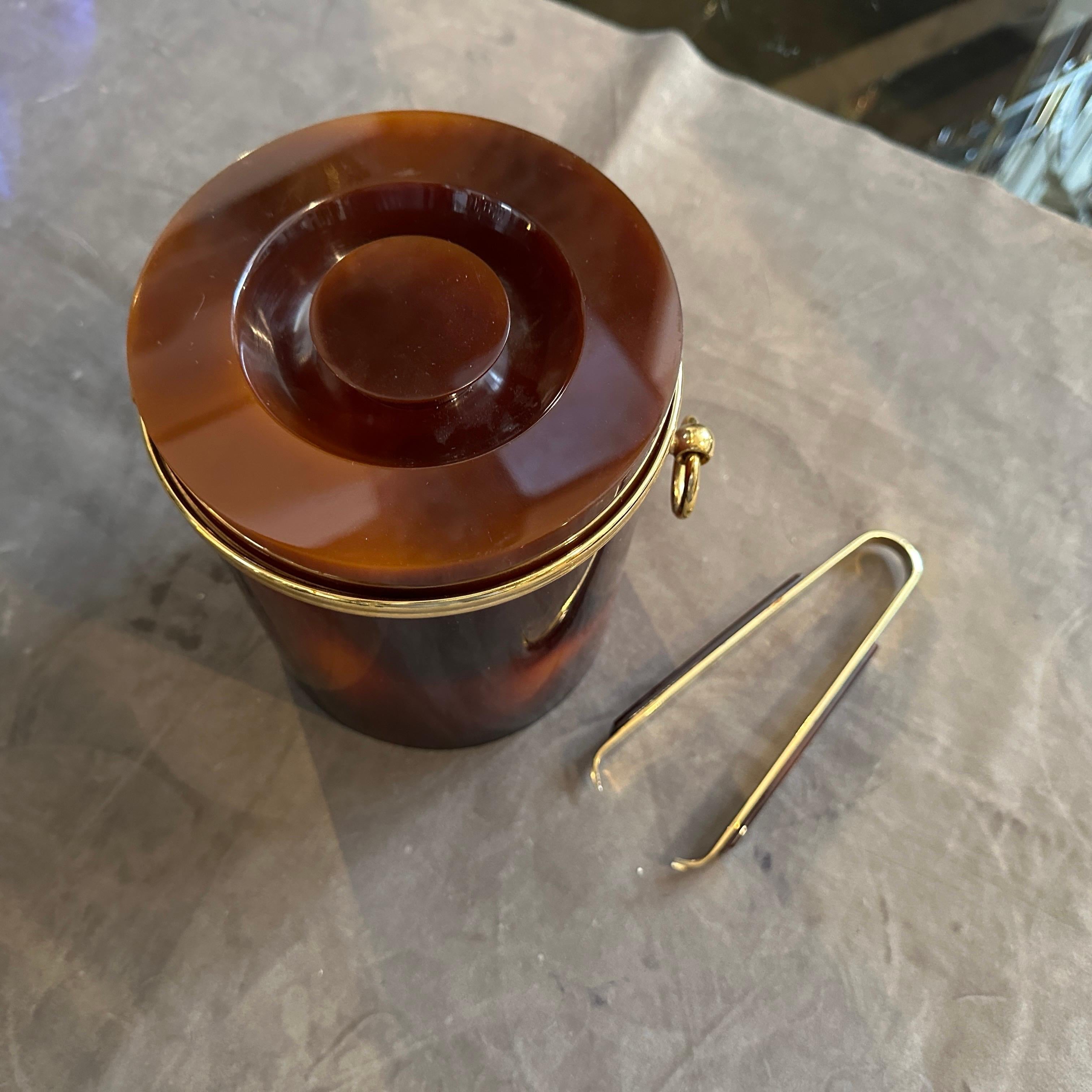 Laiton 1970 Seau à glace italien en laiton et fausse écaille de tortue en Lucite, de style Modernity en vente
