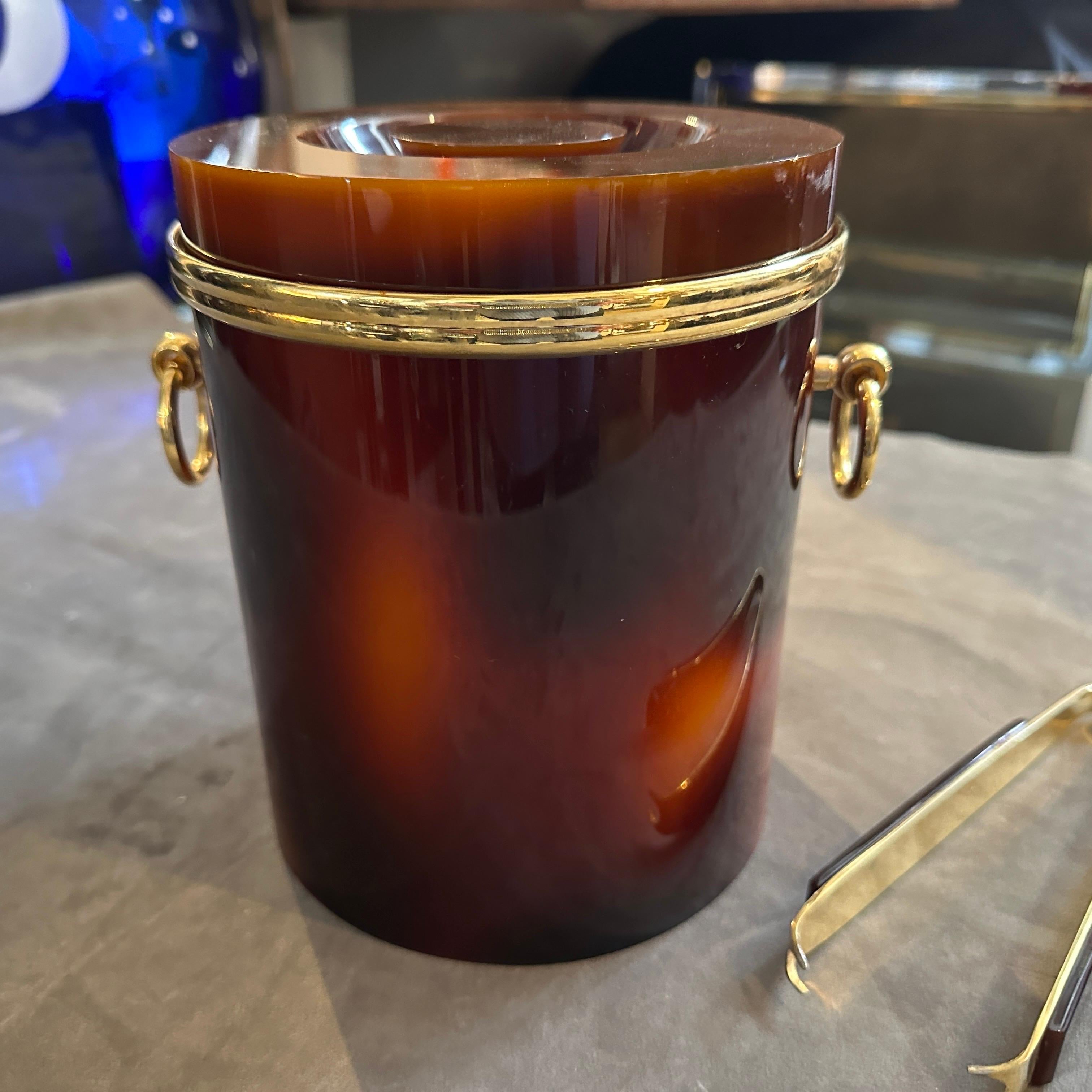 1970 Seau à glace italien en laiton et fausse écaille de tortue en Lucite, de style Modernity en vente 2