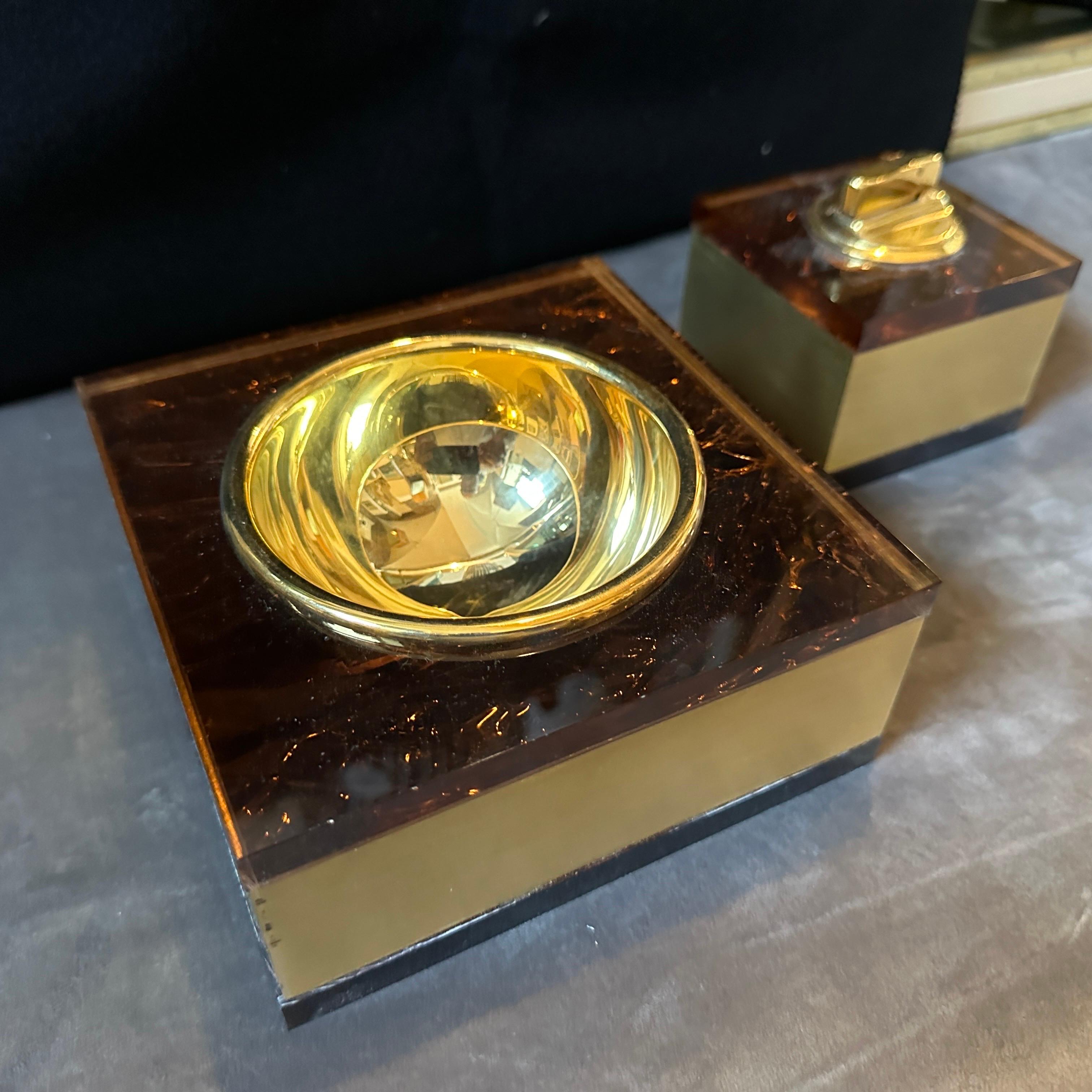 1970s Mid-Century Modern Brass and Fake Tortoiseshell Lucite Italian Smoking Set In Excellent Condition For Sale In Aci Castello, IT