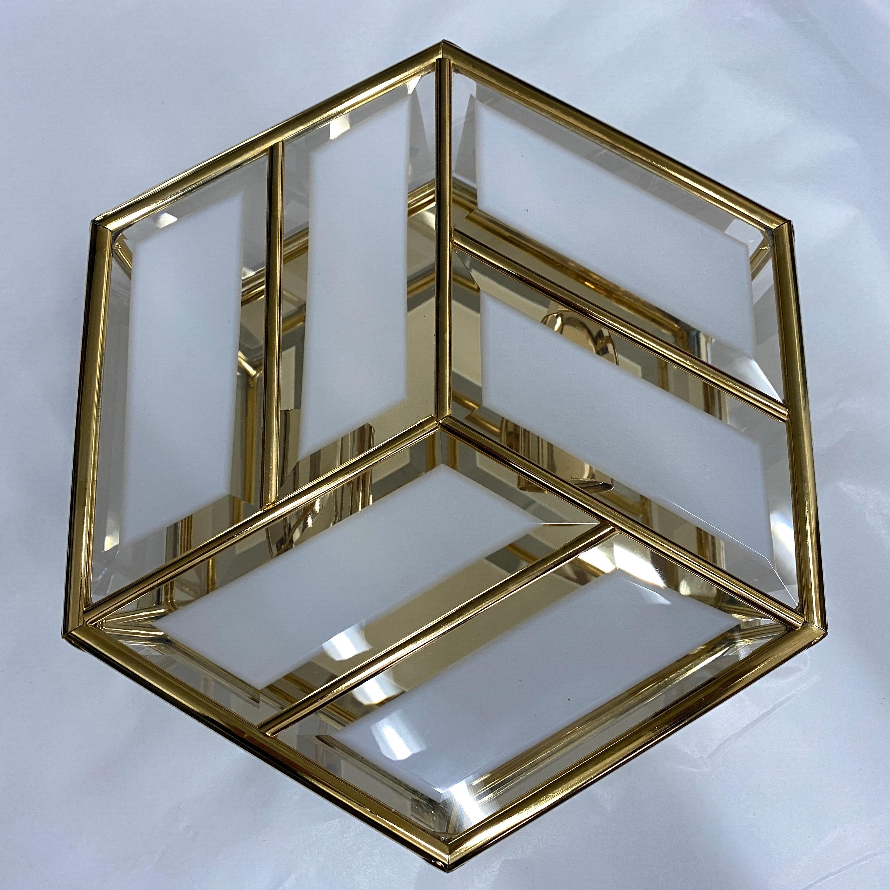 20th Century 1970s Mid-Century Modern Brass and Glass Hexagonal Italian Ceiling Light For Sale