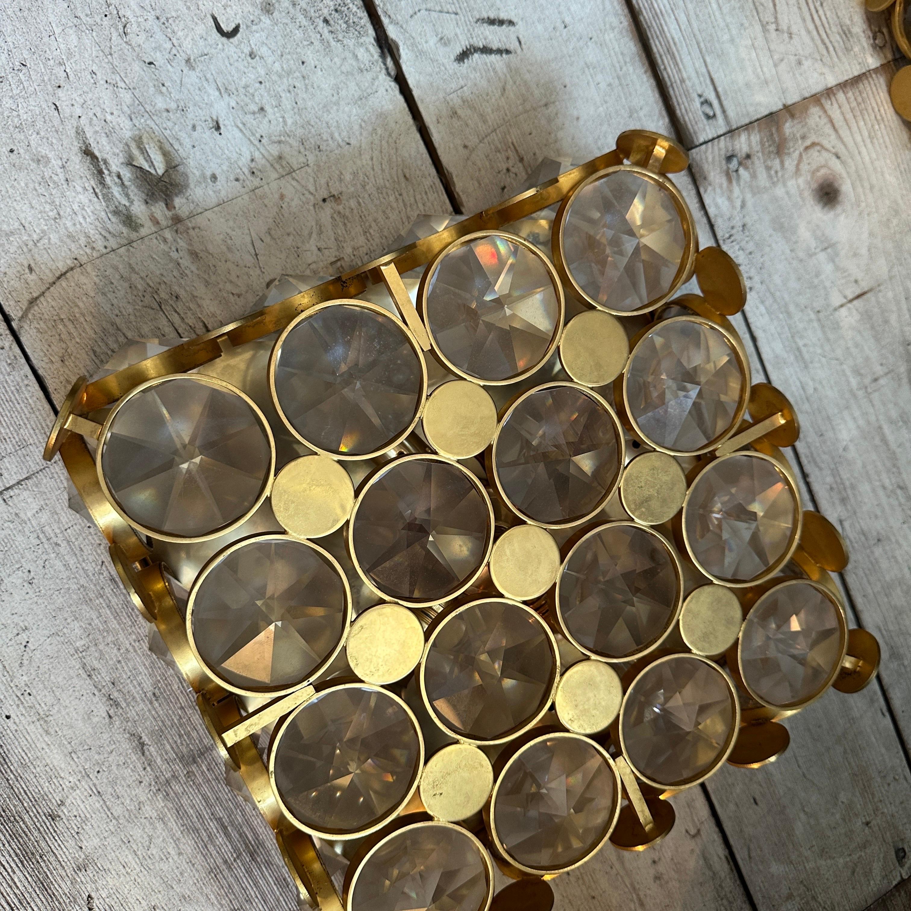 Applique quadrate italiane in ottone e vetro della metà del secolo scorso in vendita 9