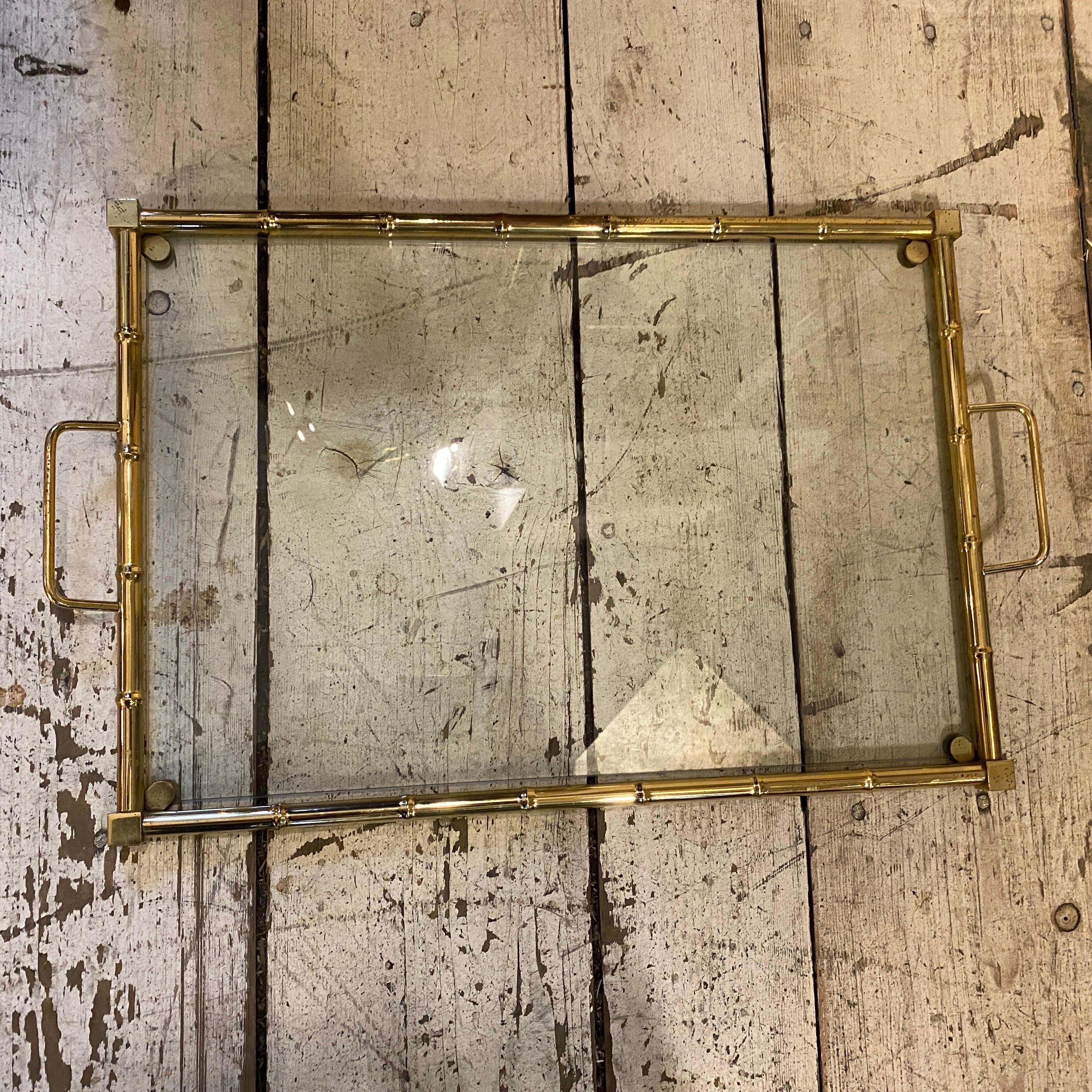 1970s Mid-Century Modern Brass and Glass Rectangular Italian Serving Tray For Sale 2