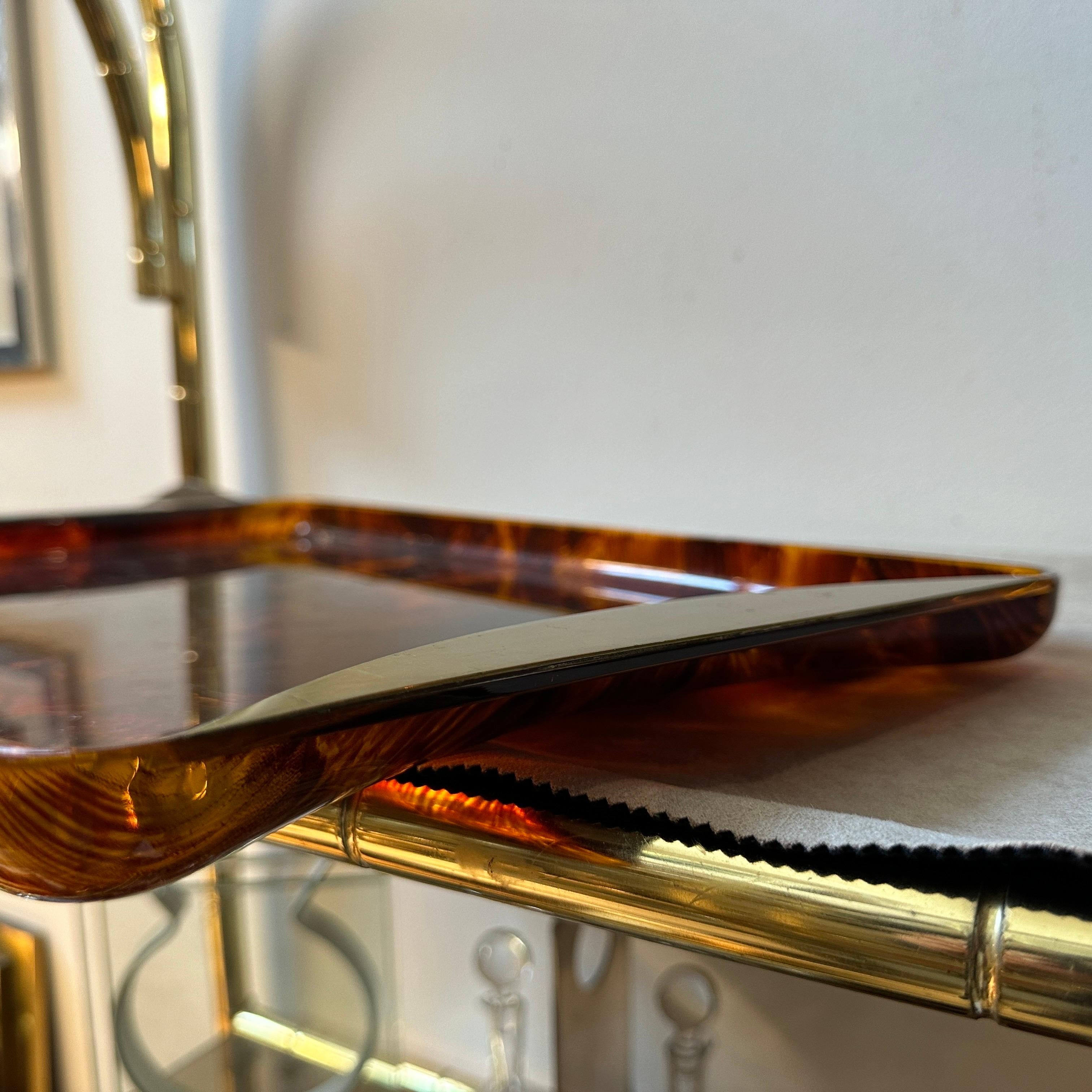 1970s Mid-Century Modern Brass and Lucite Italian Serving Tray by Guzzini For Sale 2