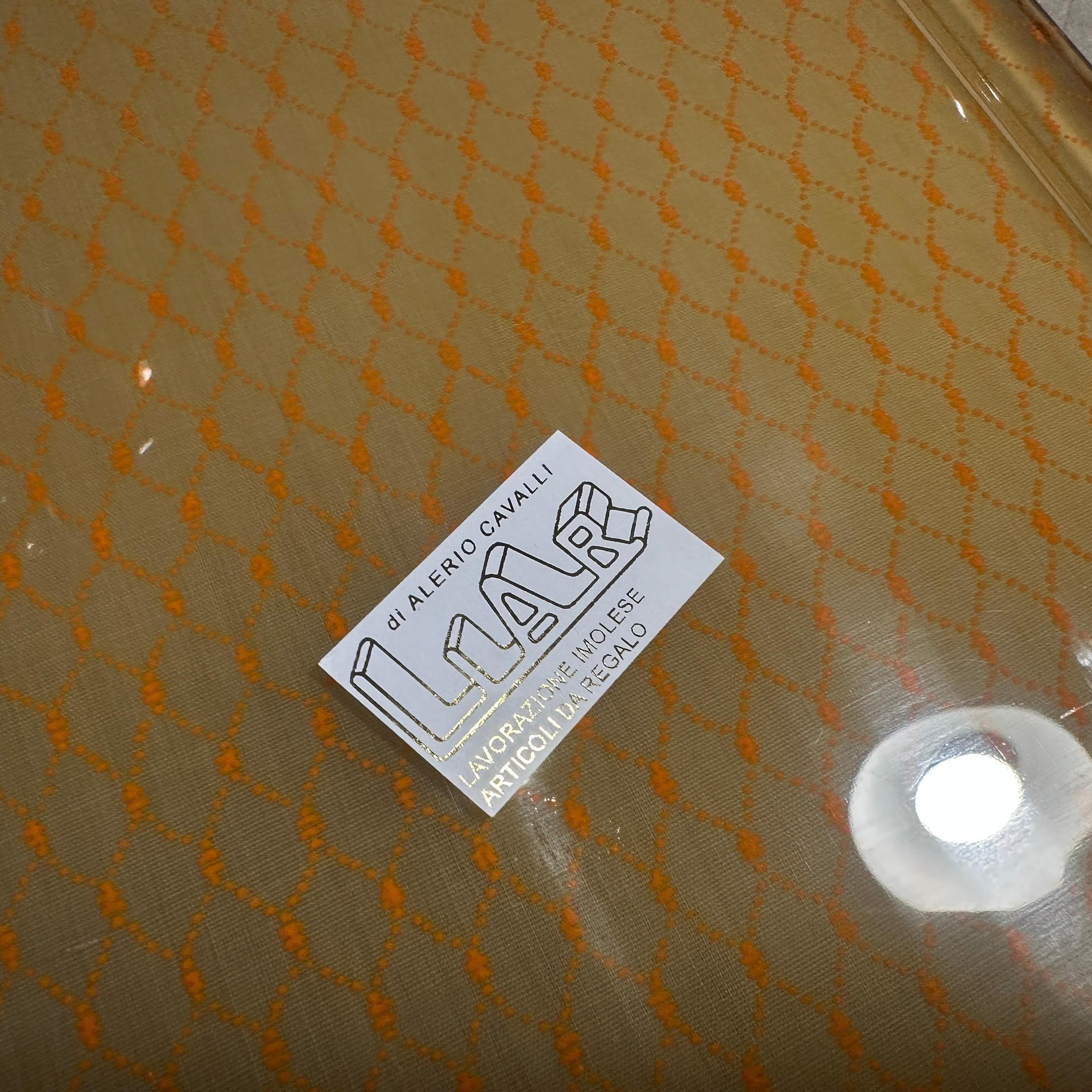 1970er Jahre Mitte des Jahrhunderts Modernes Tablett aus Messing und Plexiglas von Liar of A. Cavalli im Angebot 1