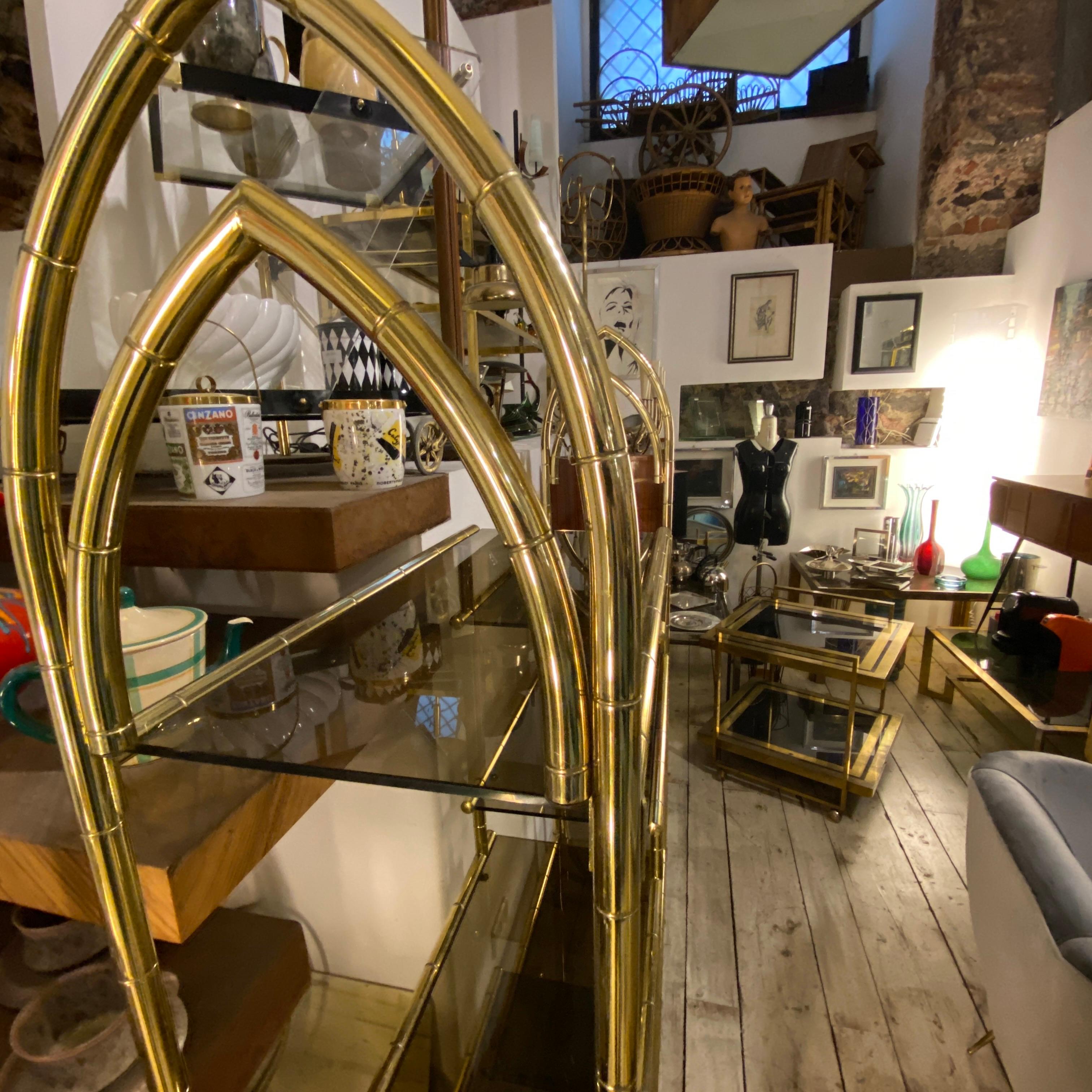1970s Mid-Century Modern Brass and Smoked Glass Italian Bookcase For Sale 3