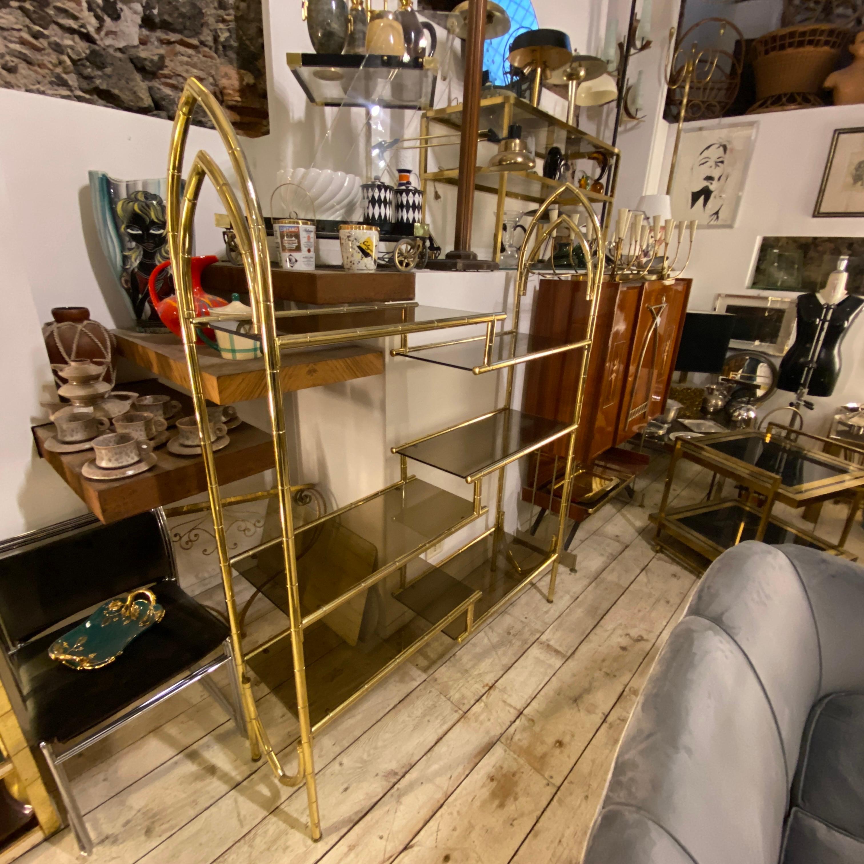 1970s Mid-Century Modern Brass and Smoked Glass Italian Bookcase For Sale 4
