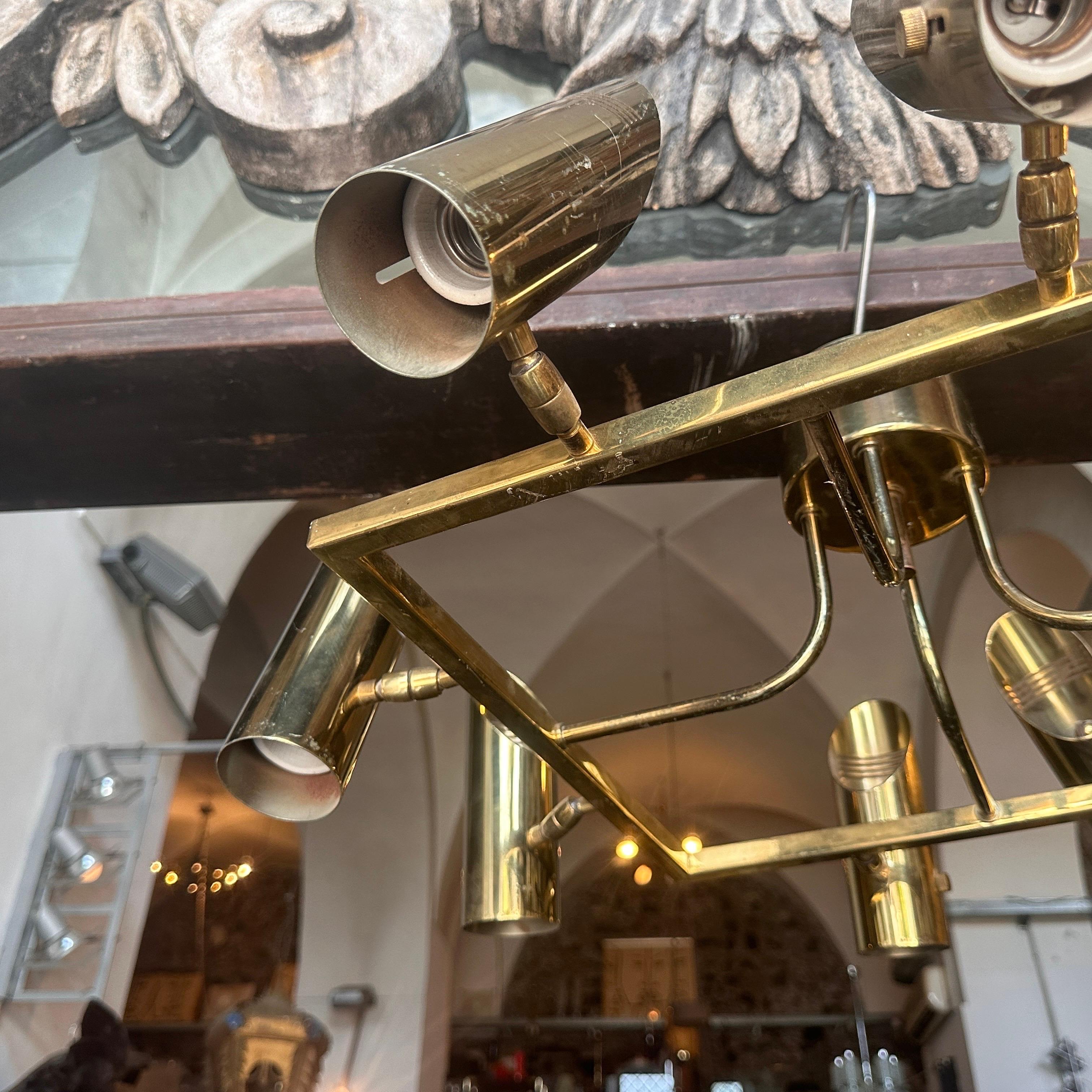 1970s Mid-Century Modern Brass Italian Chandelier in the style of Stilnovo In Good Condition In Aci Castello, IT