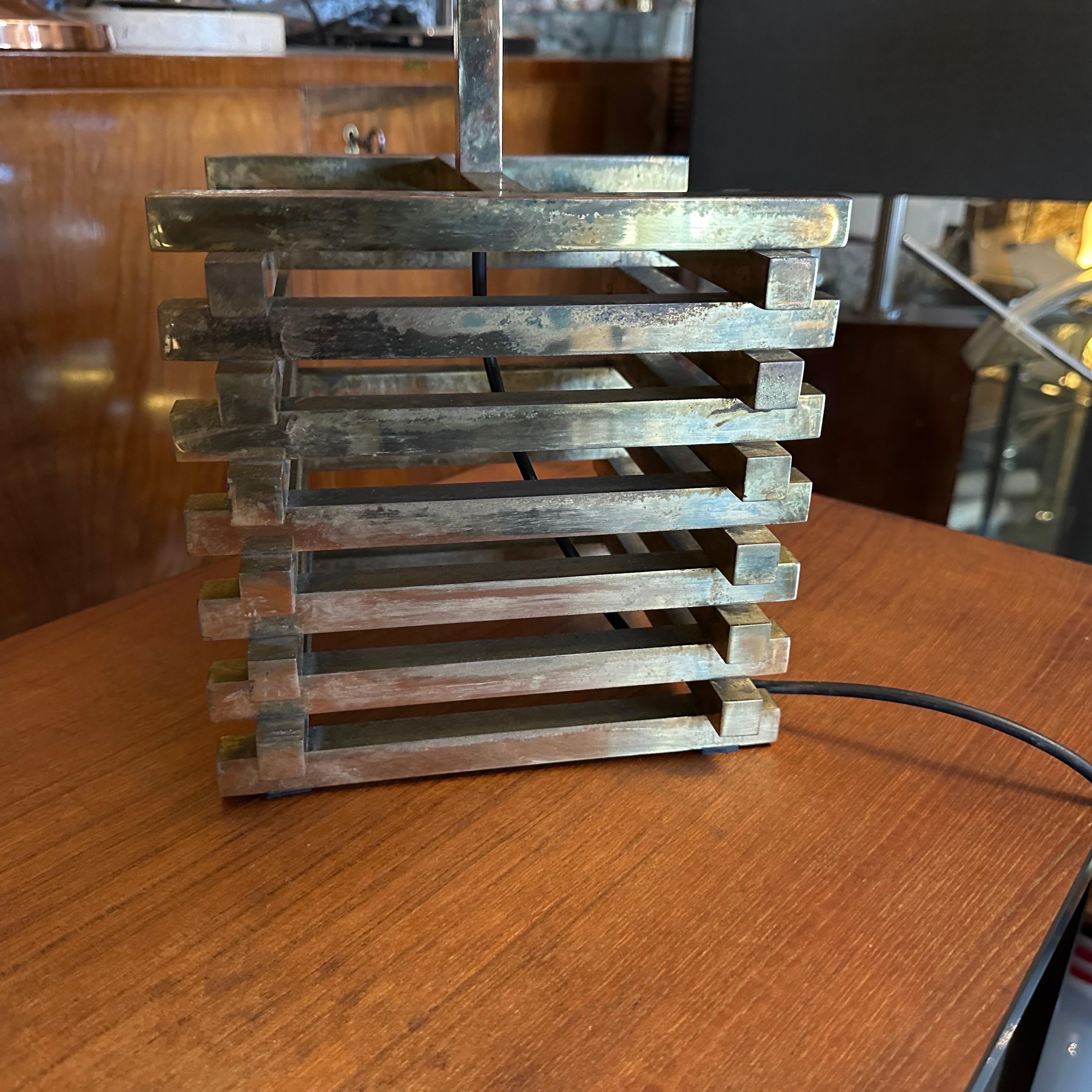Lámpara de mesa italiana de latón de mediados de siglo de Romeo Rega Latón en venta