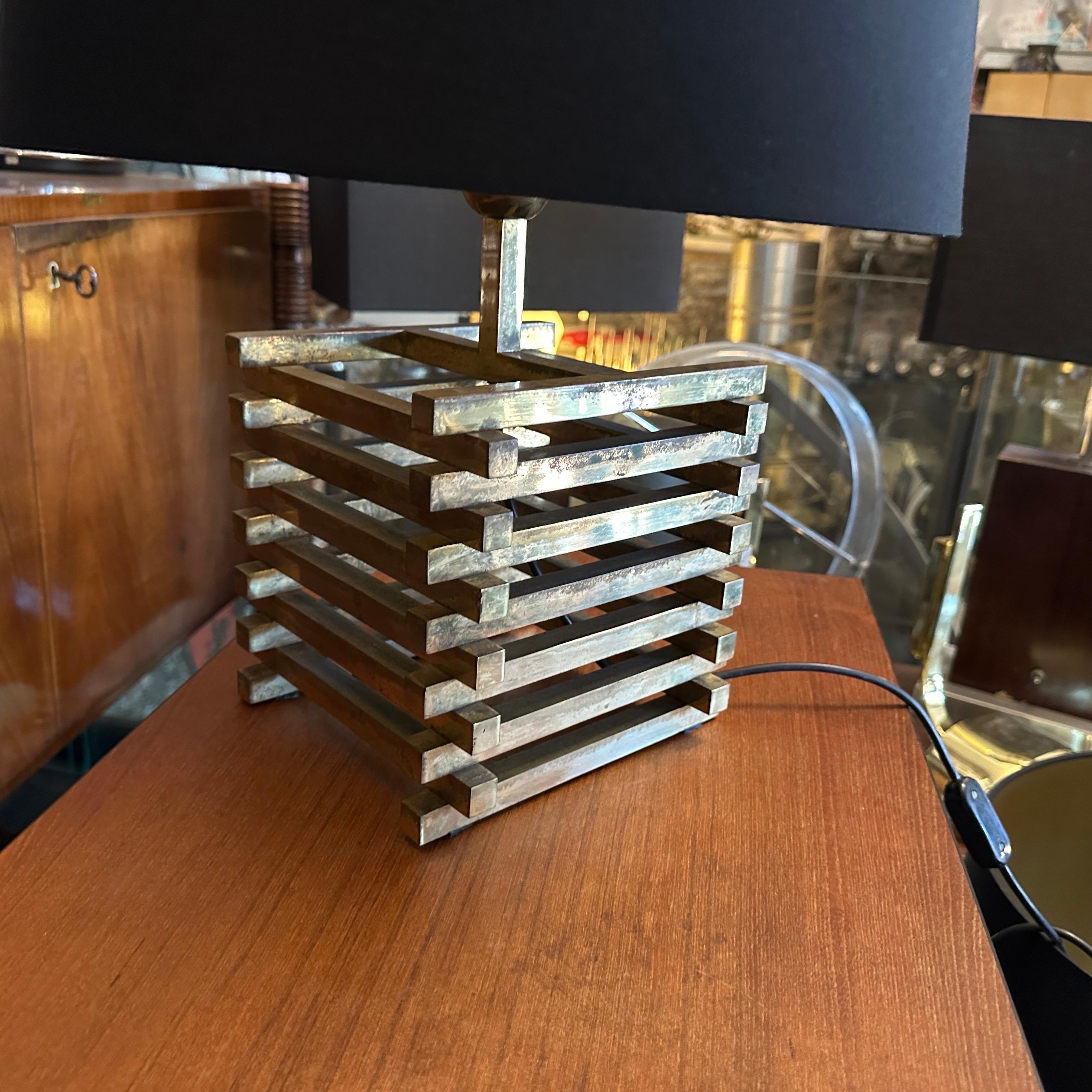 Lámpara de mesa italiana de latón de mediados de siglo de Romeo Rega en venta 1