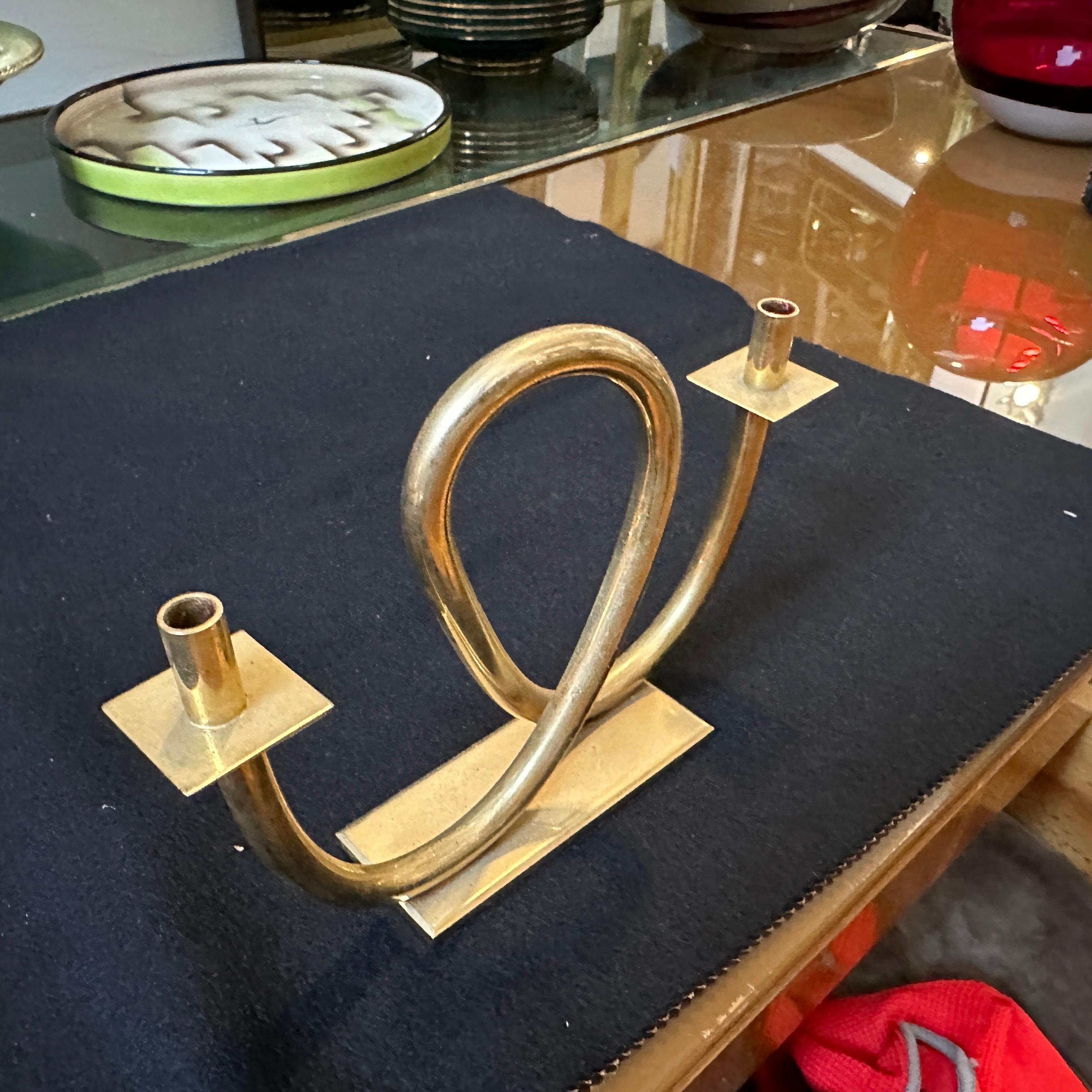 20ième siècle Petit candélabre en laiton mi-siècle moderne des années 1970 à la manière de Gio Ponti en vente