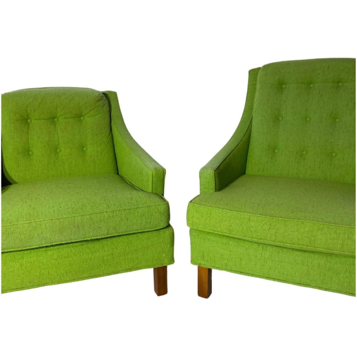 Beautiful pair of avocado green his and hers Mid-Century Modern Broyhill lounge chairs!

Specific measurements:

His:

Height: 36 in
Width: 29.5 in
Depth: 28 in
Seat Height: 16 in
Arm Height: 20 in

Hers:

Height: 30.5 in
Width: 29.5
