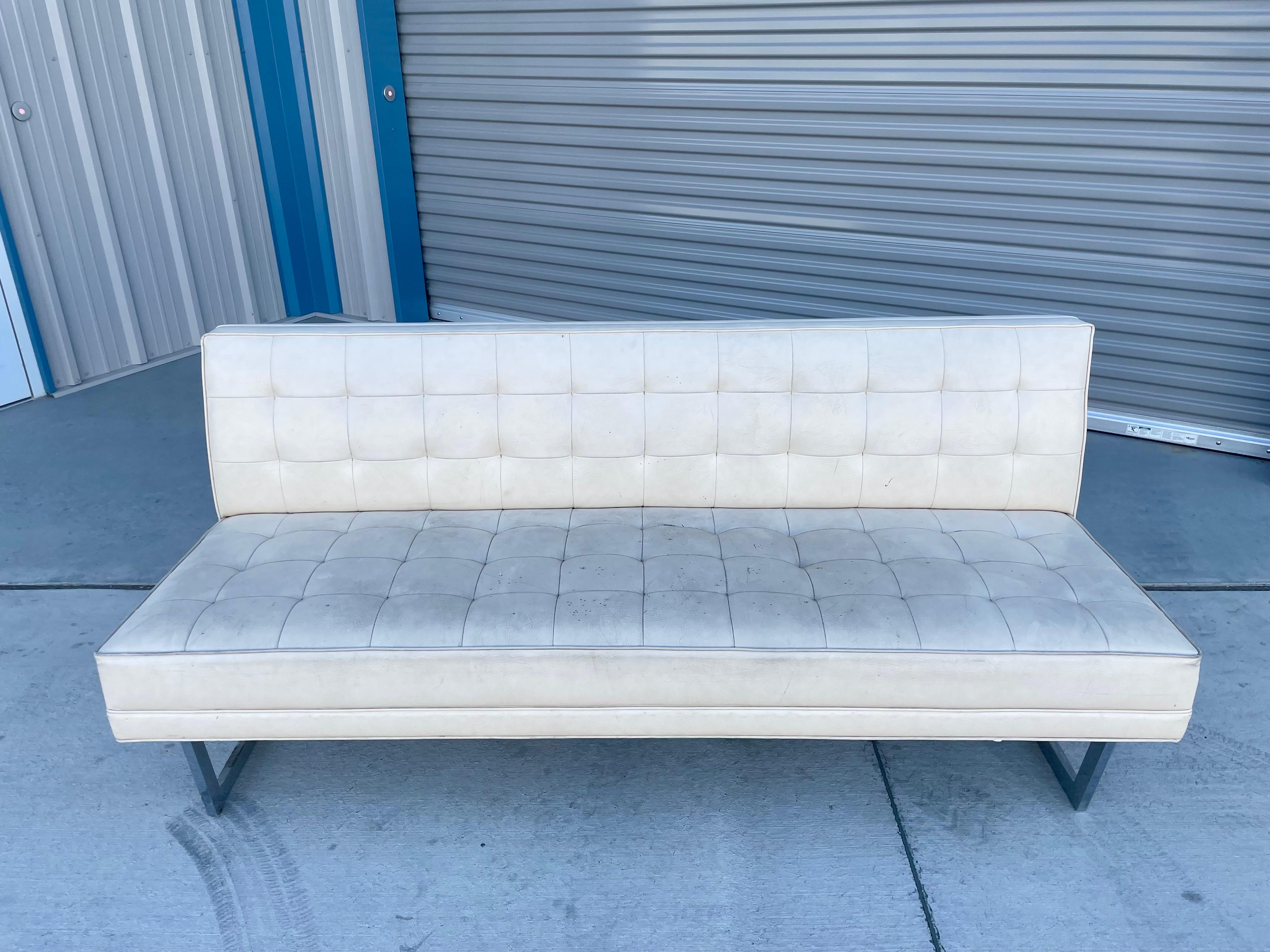 1970er Mid Century Modern Chrome Sofa (Moderne der Mitte des Jahrhunderts) im Angebot