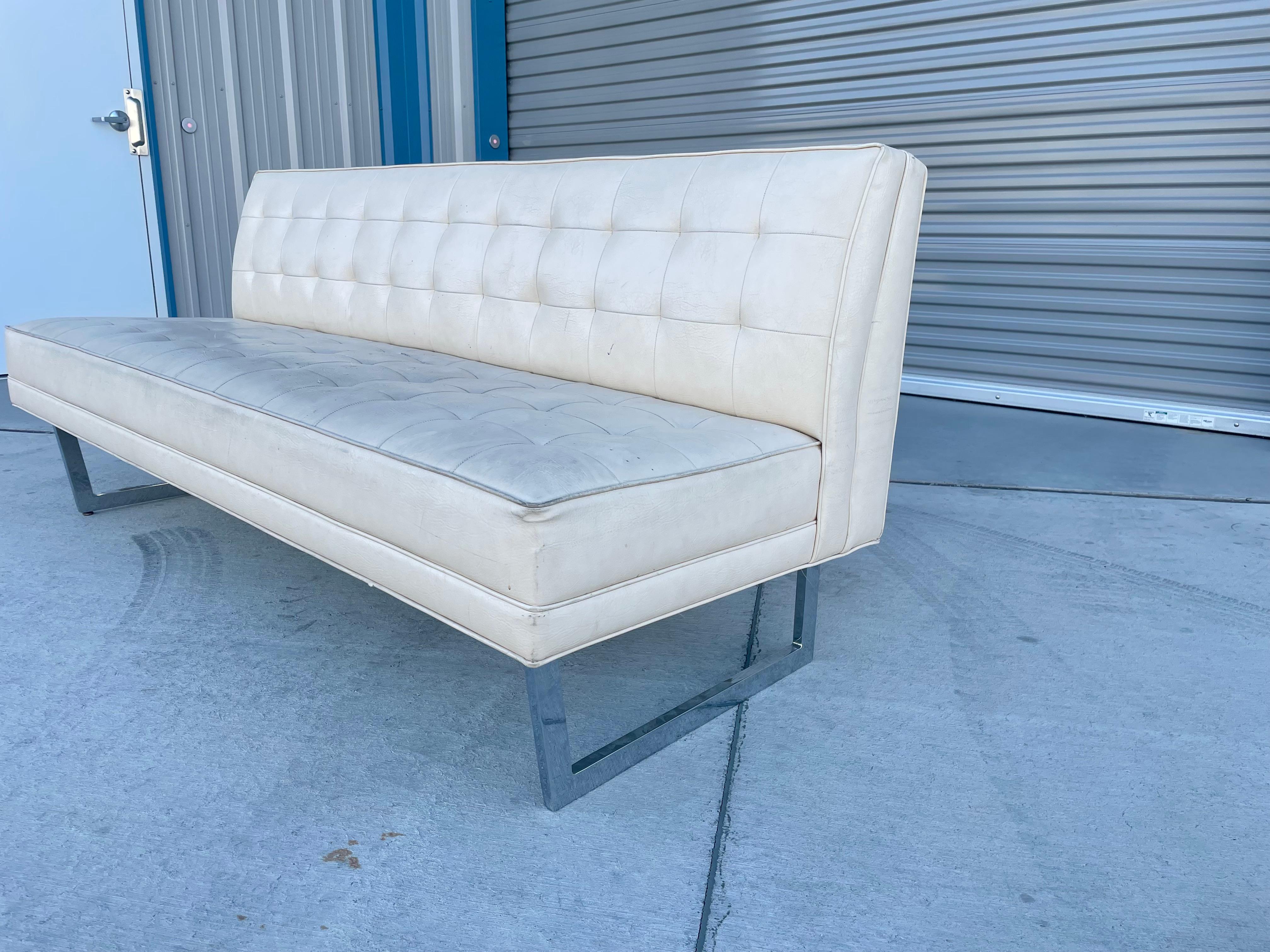 1970s Mid Century Modern Chrome Sofa In Good Condition For Sale In North Hollywood, CA