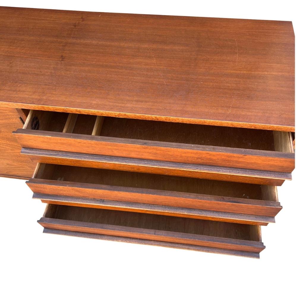Credenza moderna degli anni '70 di Bassett in vendita 3
