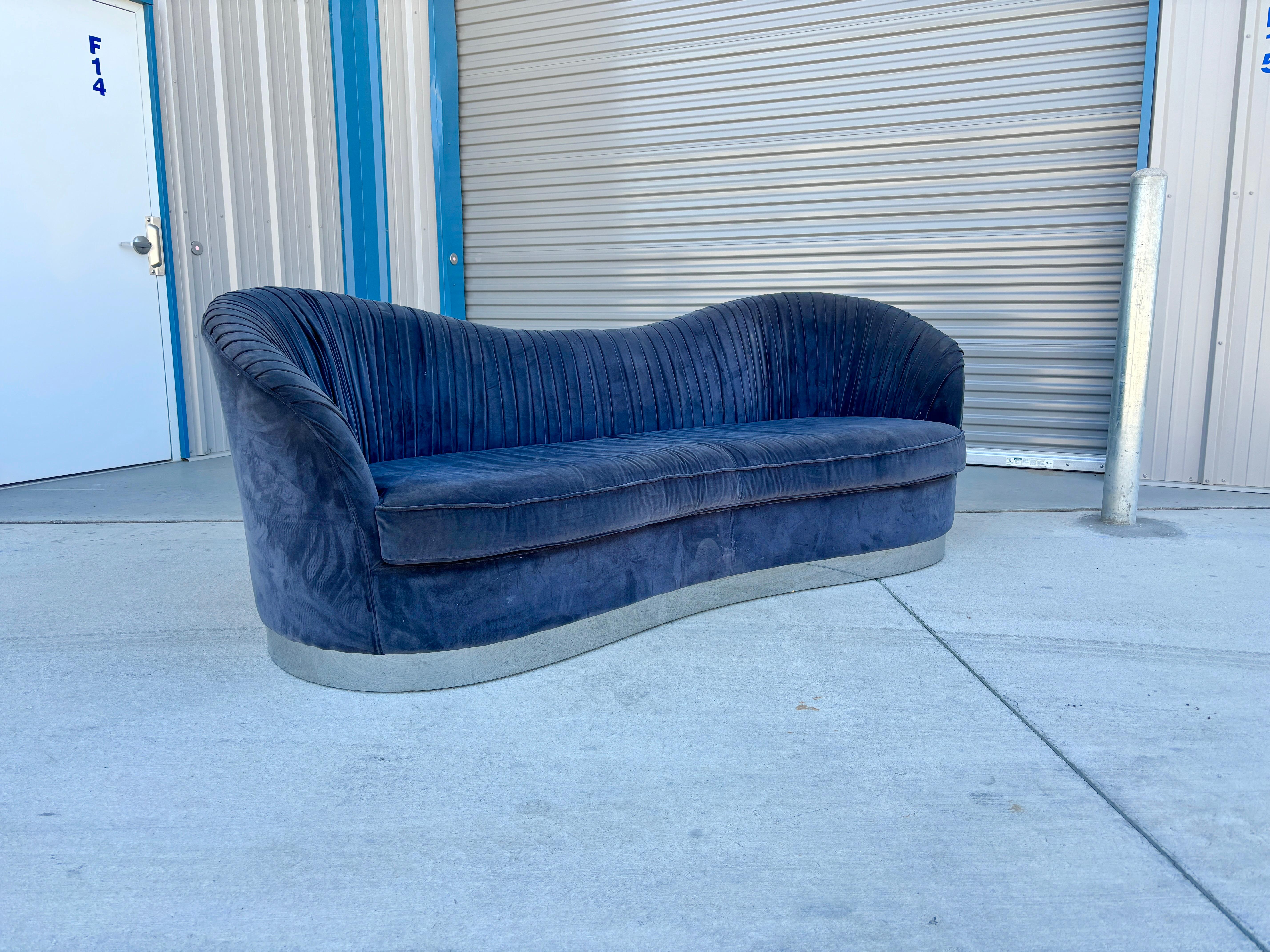 1970s Mid Century Modern Curved Velvet and Chrome Sofa For Sale 4