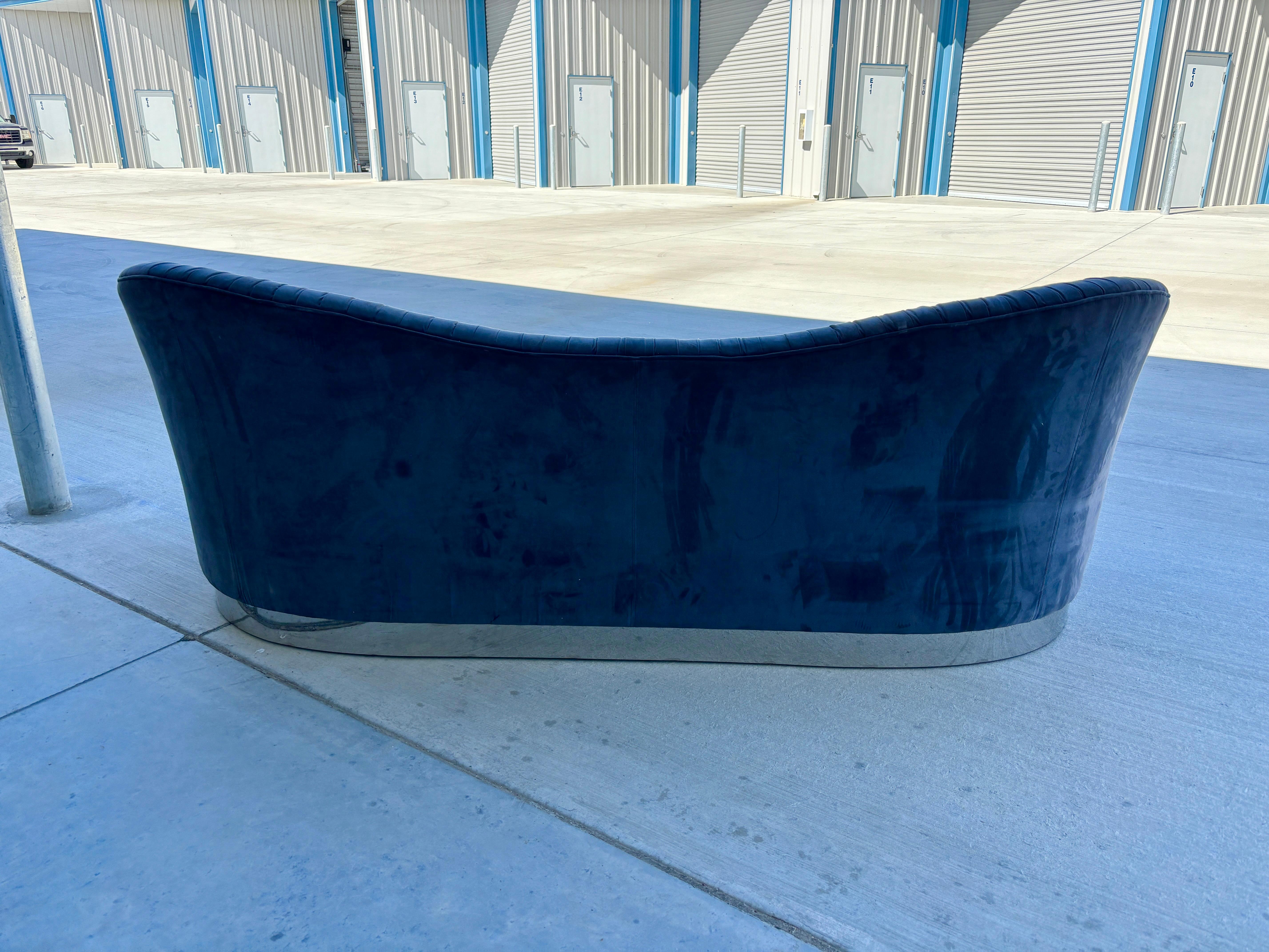 1970s Mid Century Modern Curved Velvet and Chrome Sofa For Sale 5