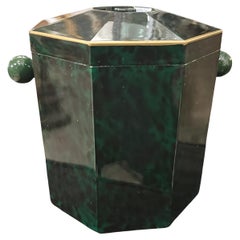 Secchiello per il ghiaccio italiano in finta malachite, lucite e ottone, anni '70, metà del secolo scorso