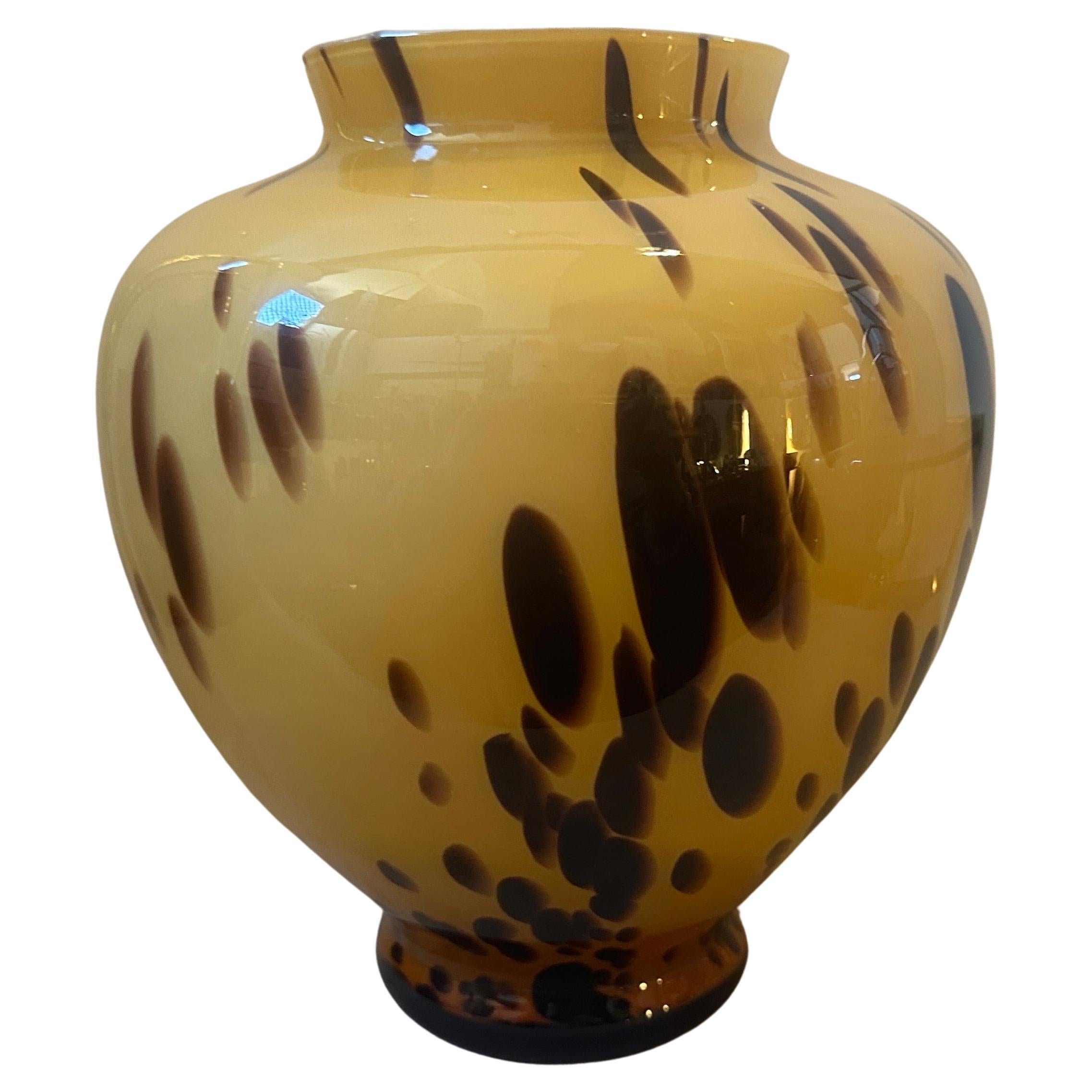 A fake tortoise murano glass vase designed and hand-crafted in Murano in the Seventies, it's il perfect conditions.This Murano Glass Vase is a captivating piece that encapsulates the essence of its time. It stands as a testament to the fusion of